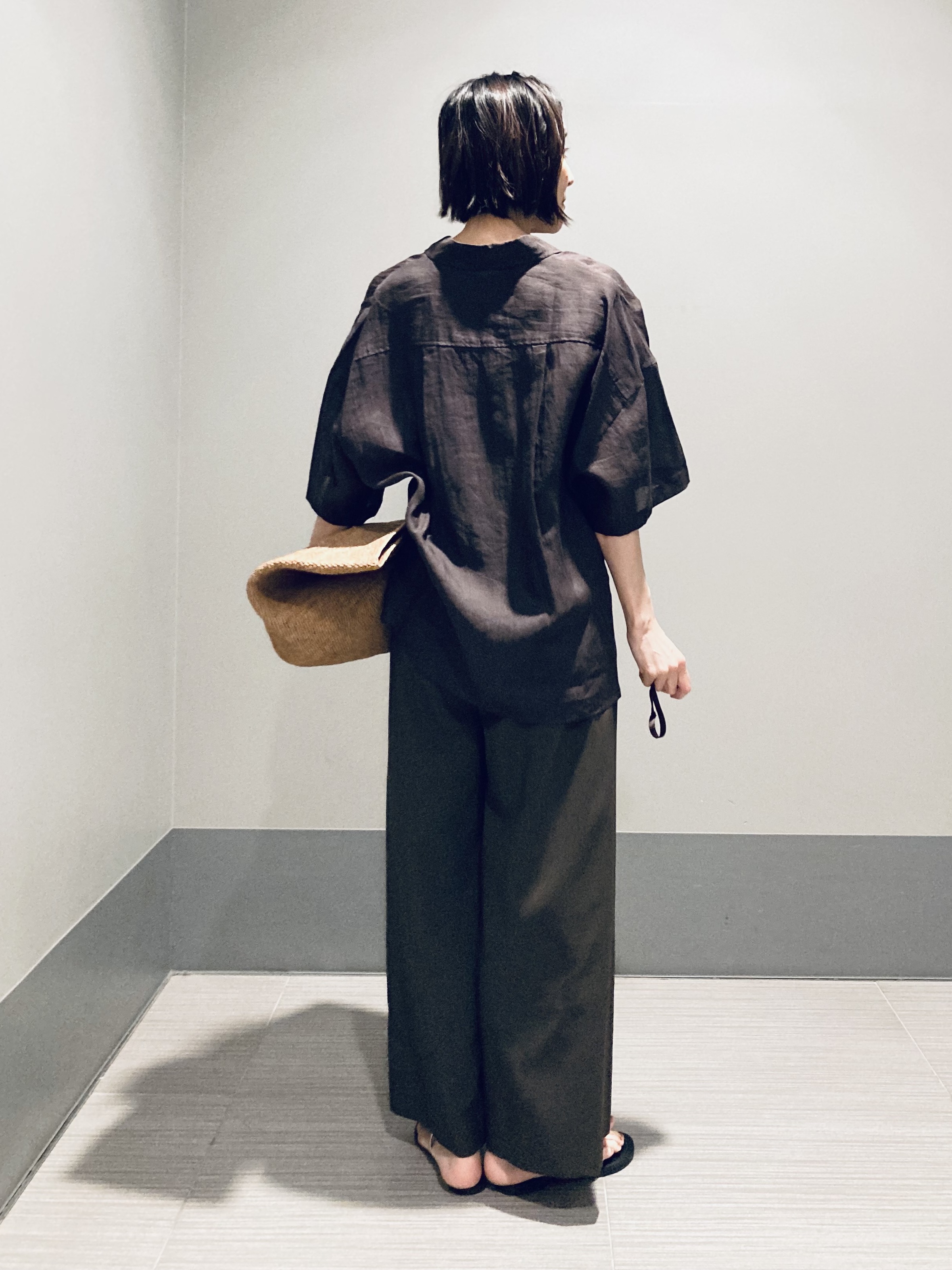 Furuさんの「DRESSTERIOR｜【接触冷感】イージーケアー クールタッチ ワイドパンツ」を使ったコーディネート