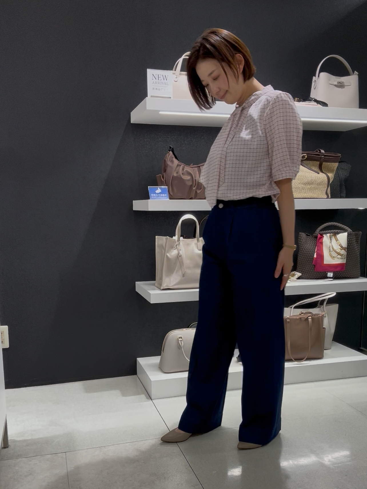 まどかさんの「UNTITLED｜【洗える/スーツインナー】ジオメボウタイブラウス」を使ったコーディネート