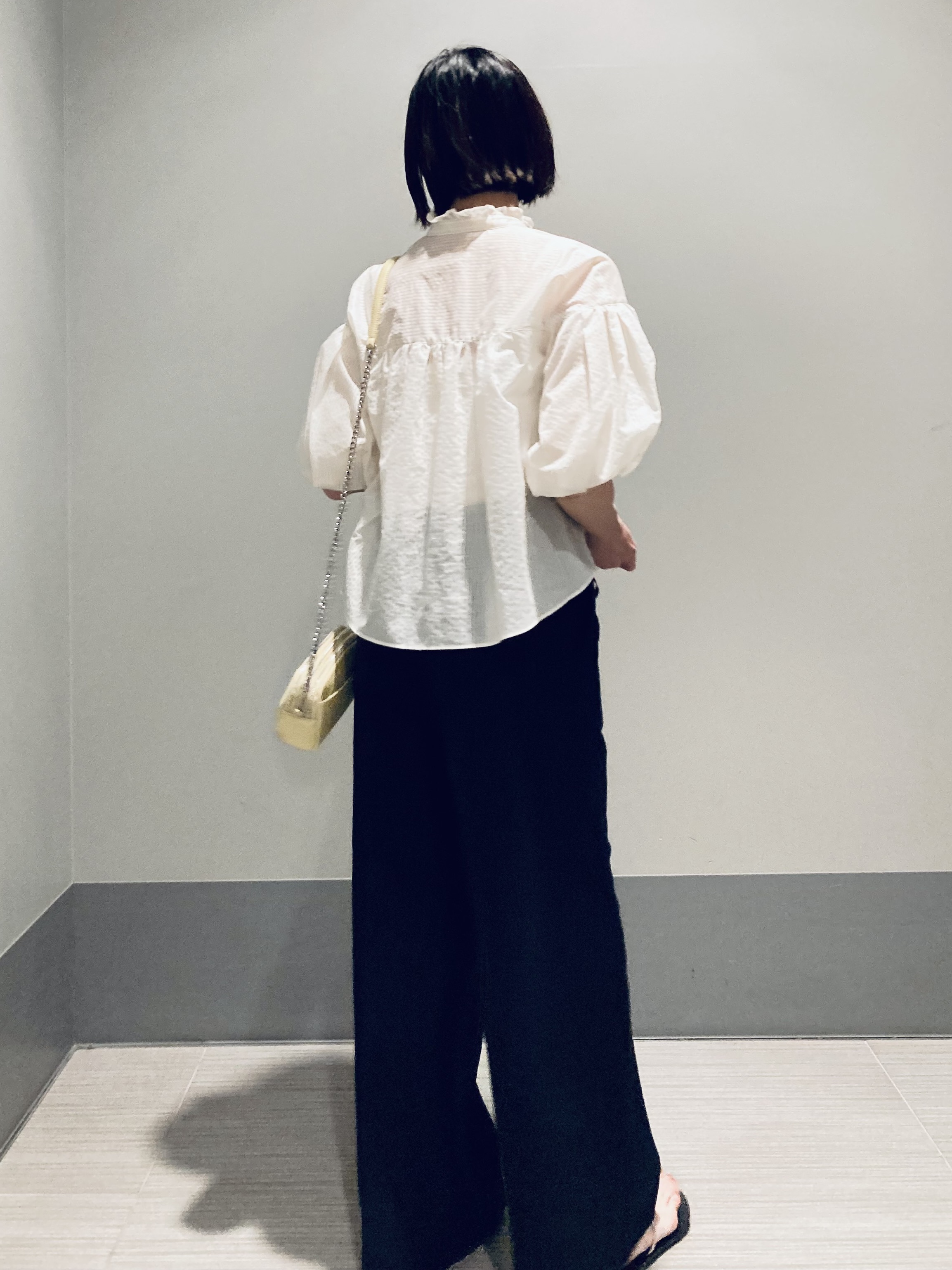 Furuさんの「DRESSTERIOR｜【1枚で着映え/ウォッシャブル】ストライプスタンドフリルボリュームスリーブブラウス」を使ったコーディネート