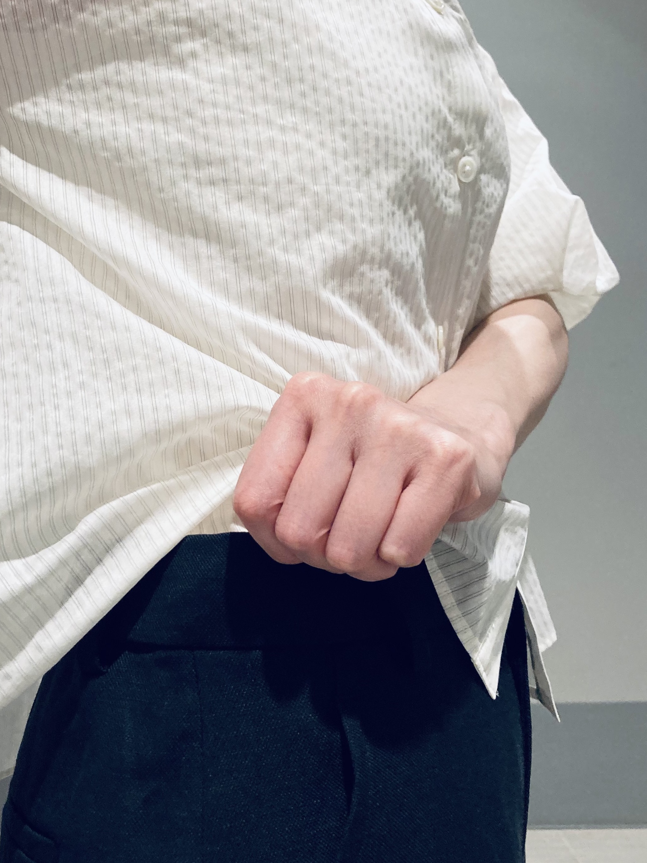 Furuさんの「DRESSTERIOR｜【1枚で着映え/ウォッシャブル】ストライプスタンドフリルボリュームスリーブブラウス」を使ったコーディネート