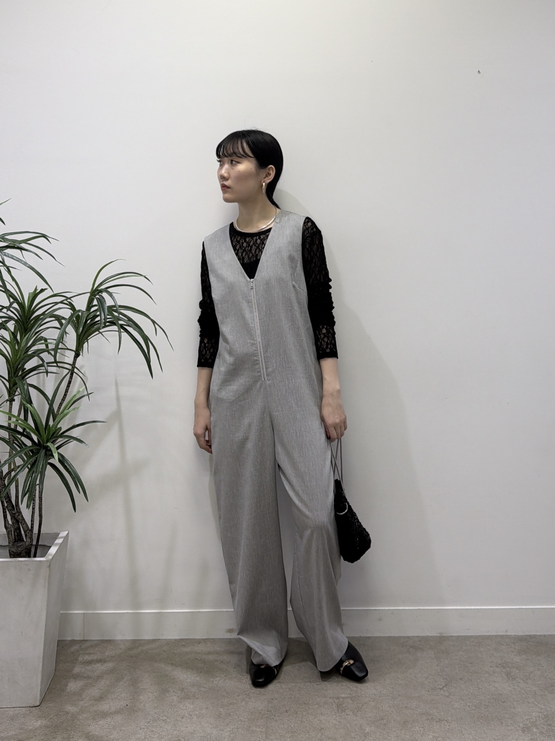 rinaさんの「INDIVI｜リネン混シアーサロペット」を使ったコーディネート