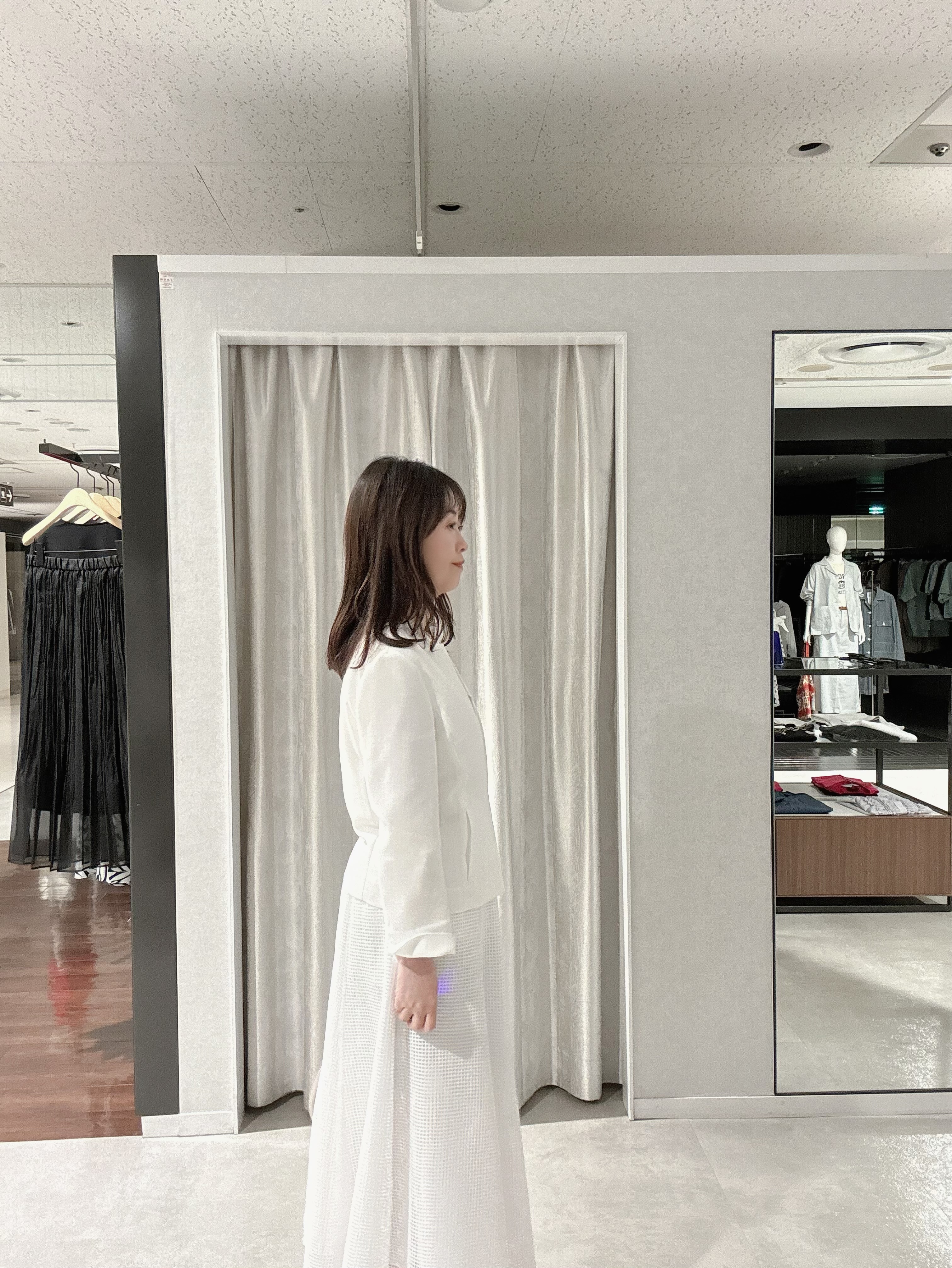 makiさんの「UNTITLED｜【清涼感/洗える】ミニマルシルエットジャケット」を使ったコーディネート