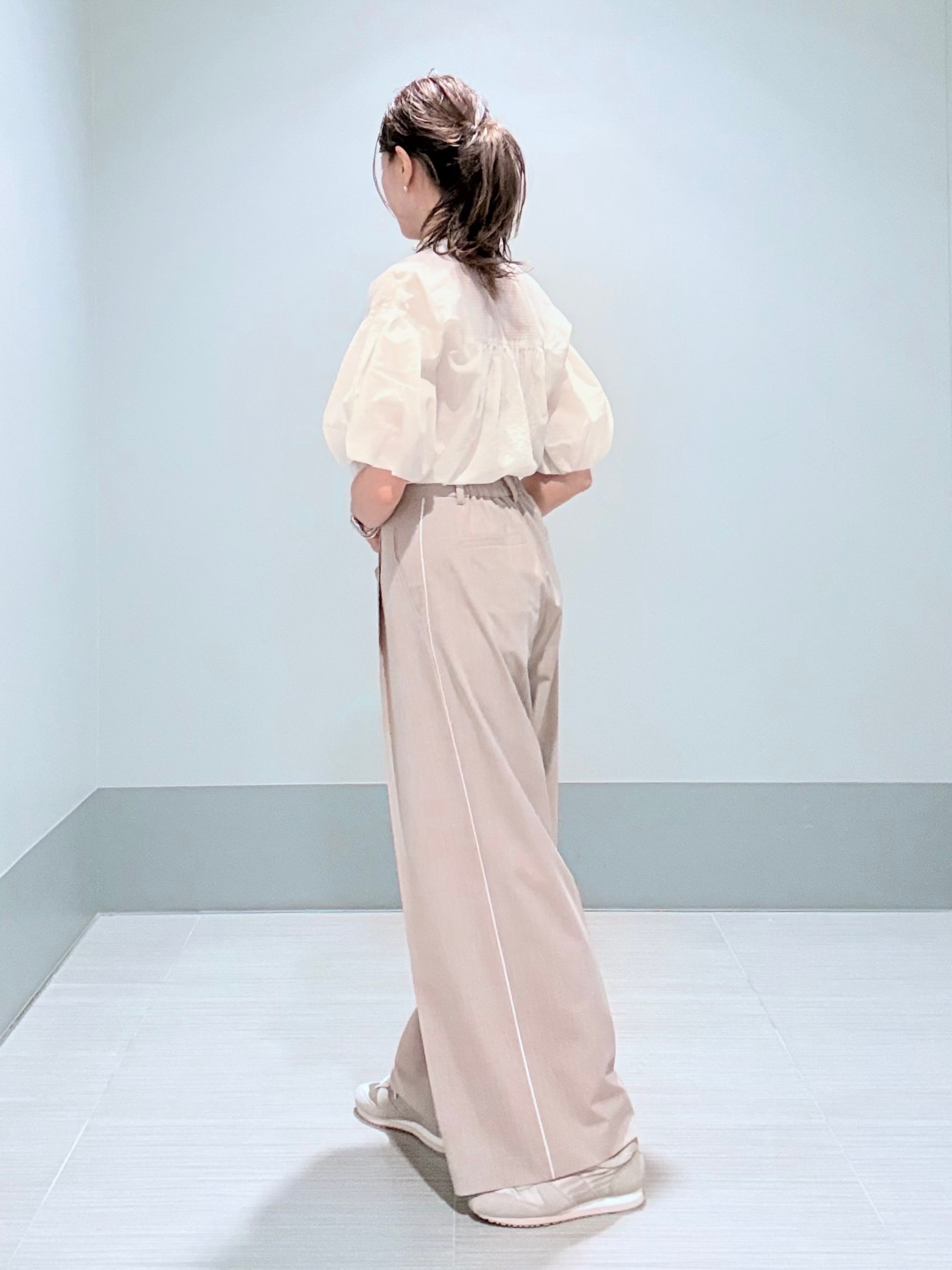 Yamaさんの「DRESSTERIOR｜【セットアップ可/ウォッシャブル】ストライプ2WAYストレッチ サイドラインパンツ」を使ったコーディネート