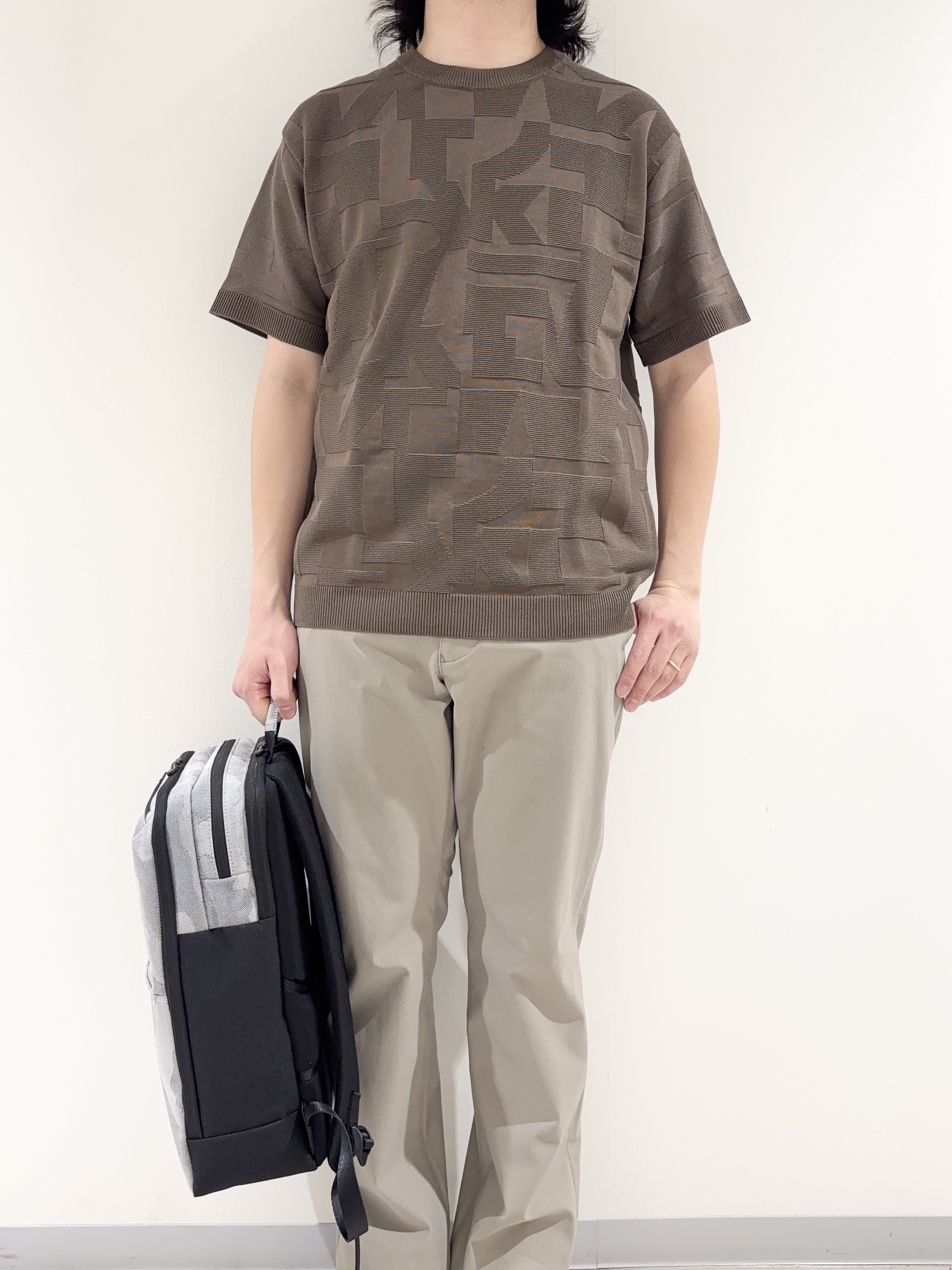 及川さんの「TAKEO KIKUCHI｜【徳島ニット】ニットＴシャツ」を使ったコーディネート