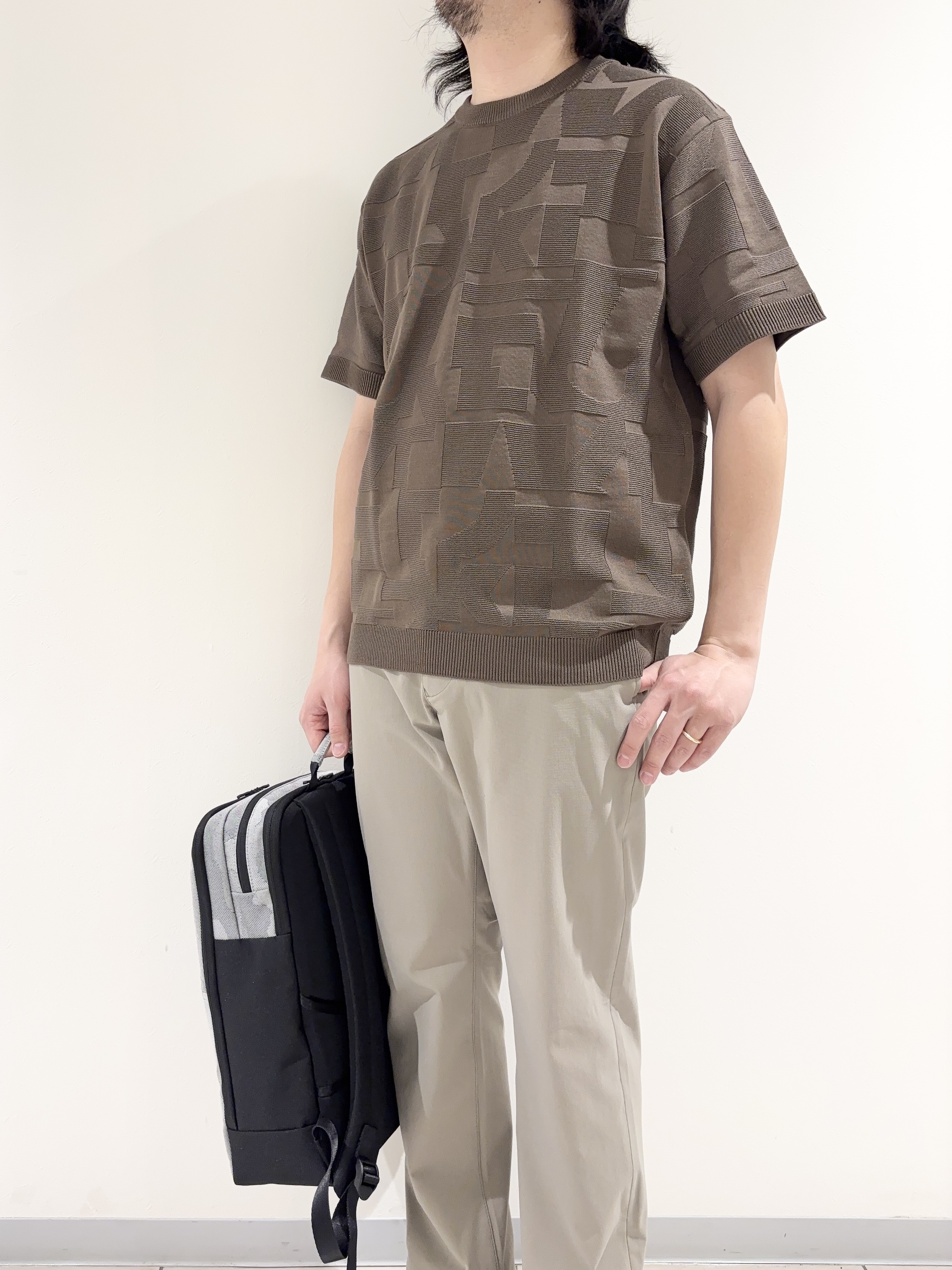 及川さんの「TAKEO KIKUCHI｜【徳島ニット】ニットＴシャツ」を使ったコーディネート