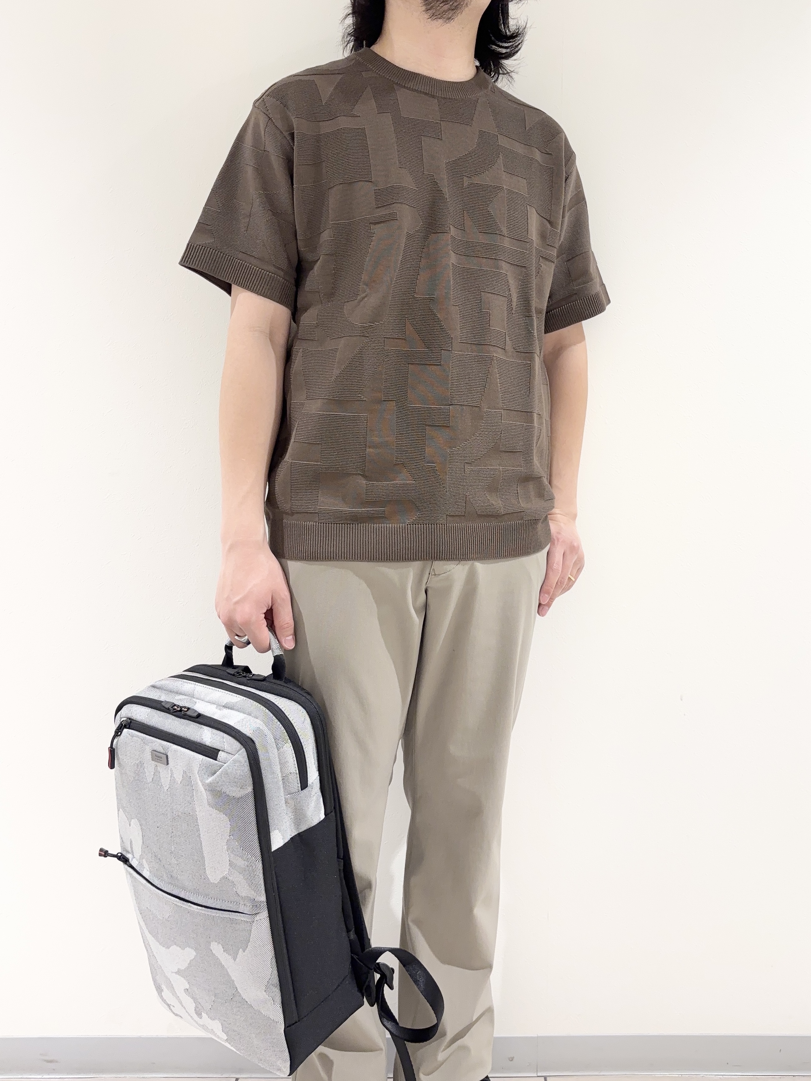 及川さんの「TAKEO KIKUCHI｜【徳島ニット】ニットＴシャツ」を使ったコーディネート