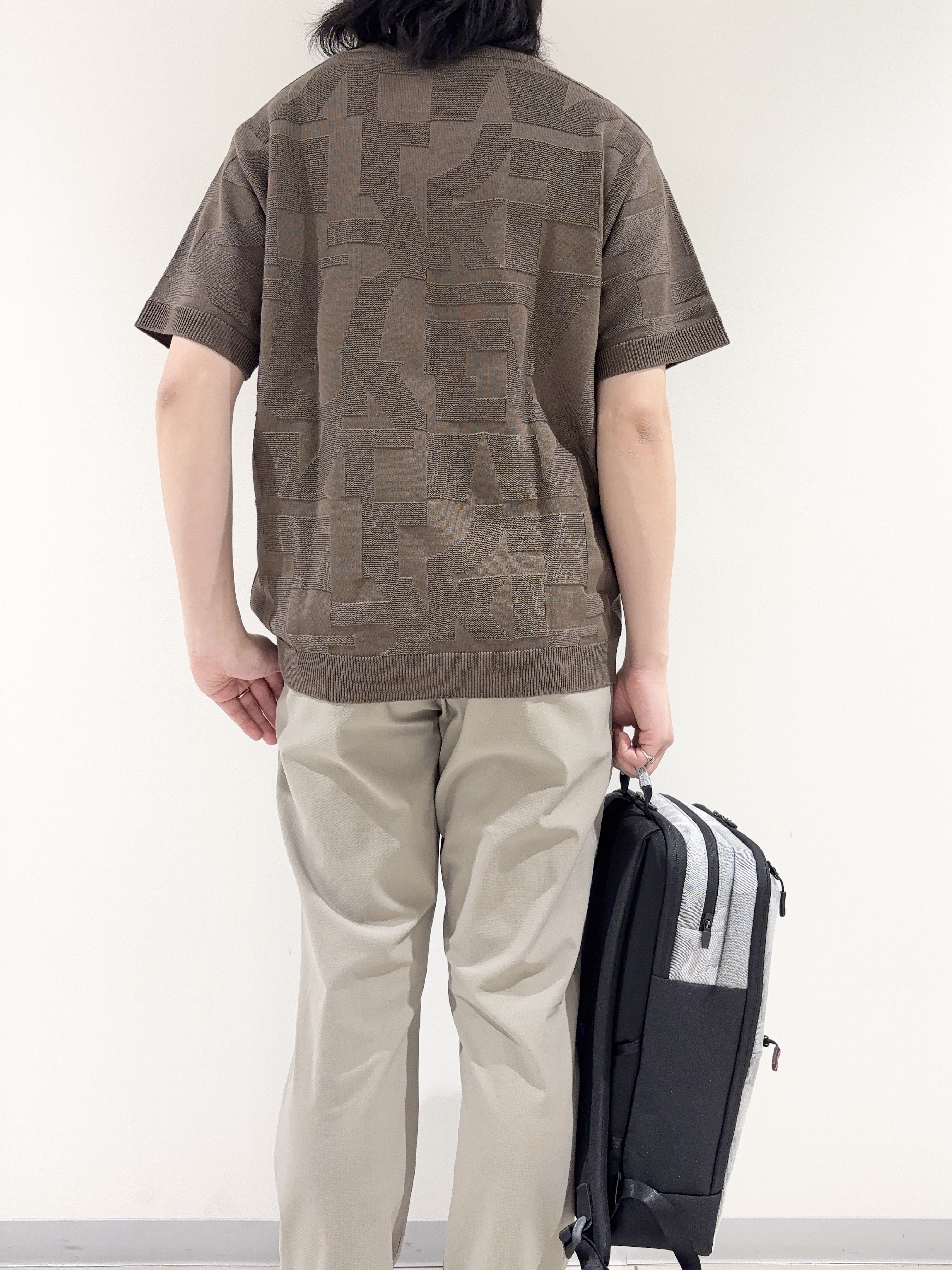 及川さんの「TAKEO KIKUCHI｜【徳島ニット】ニットＴシャツ」を使ったコーディネート