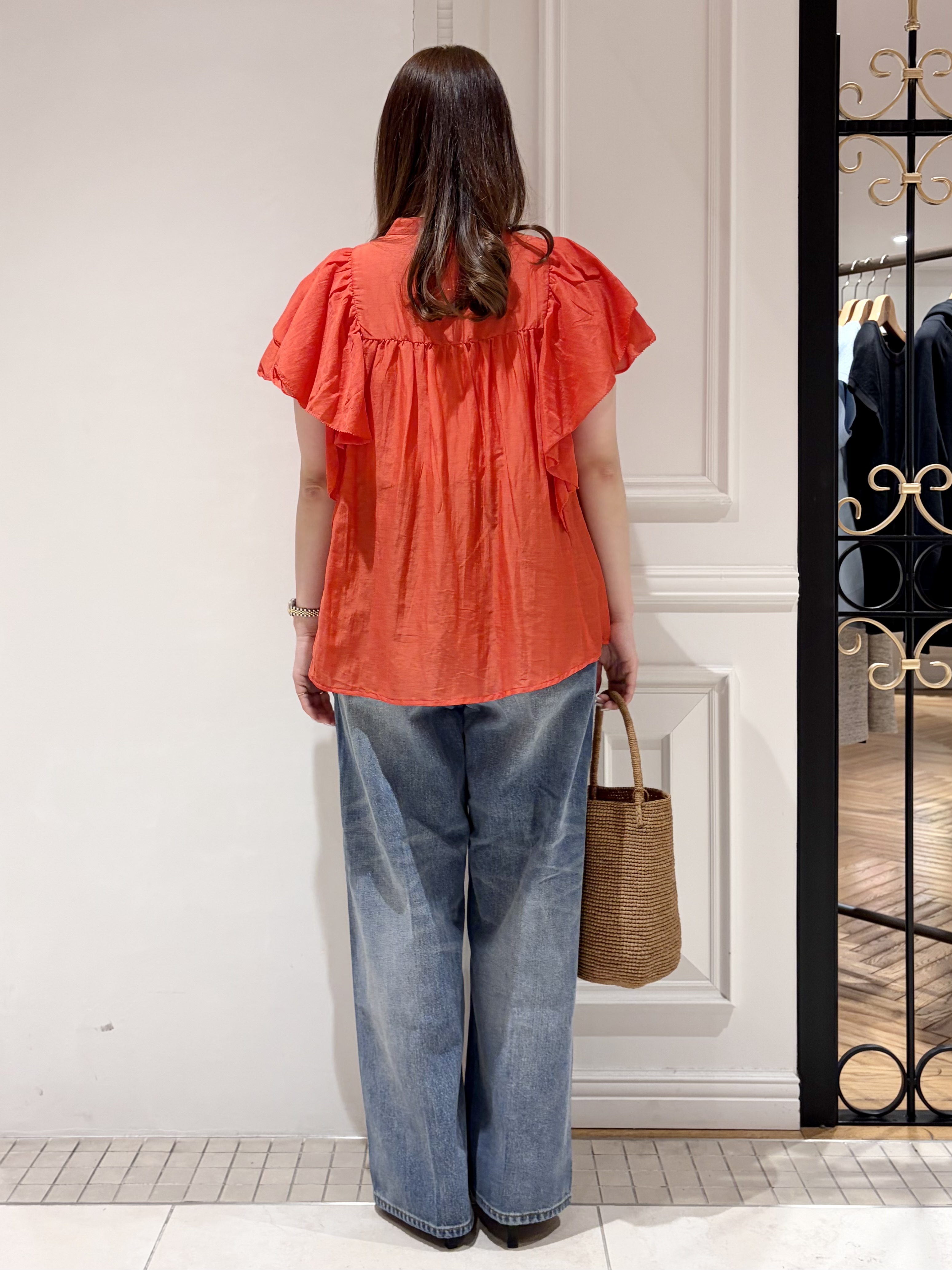 minowaさんの「DRESSTERIOR｜コットンシルク ラッフルスリーブ ブラウス」を使ったコーディネート
