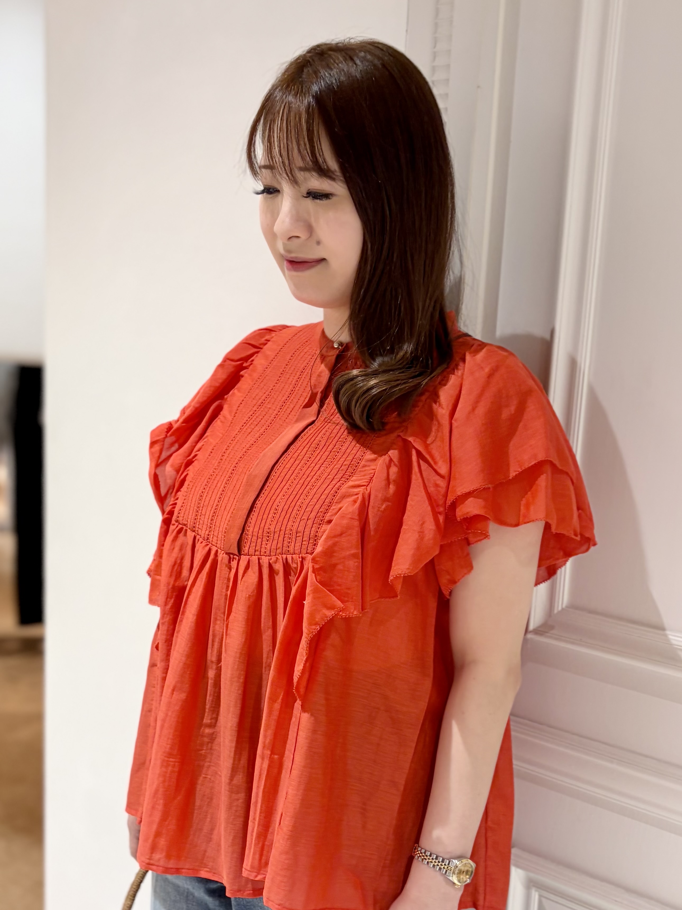minowaさんの「DRESSTERIOR｜コットンシルク ラッフルスリーブ ブラウス」を使ったコーディネート