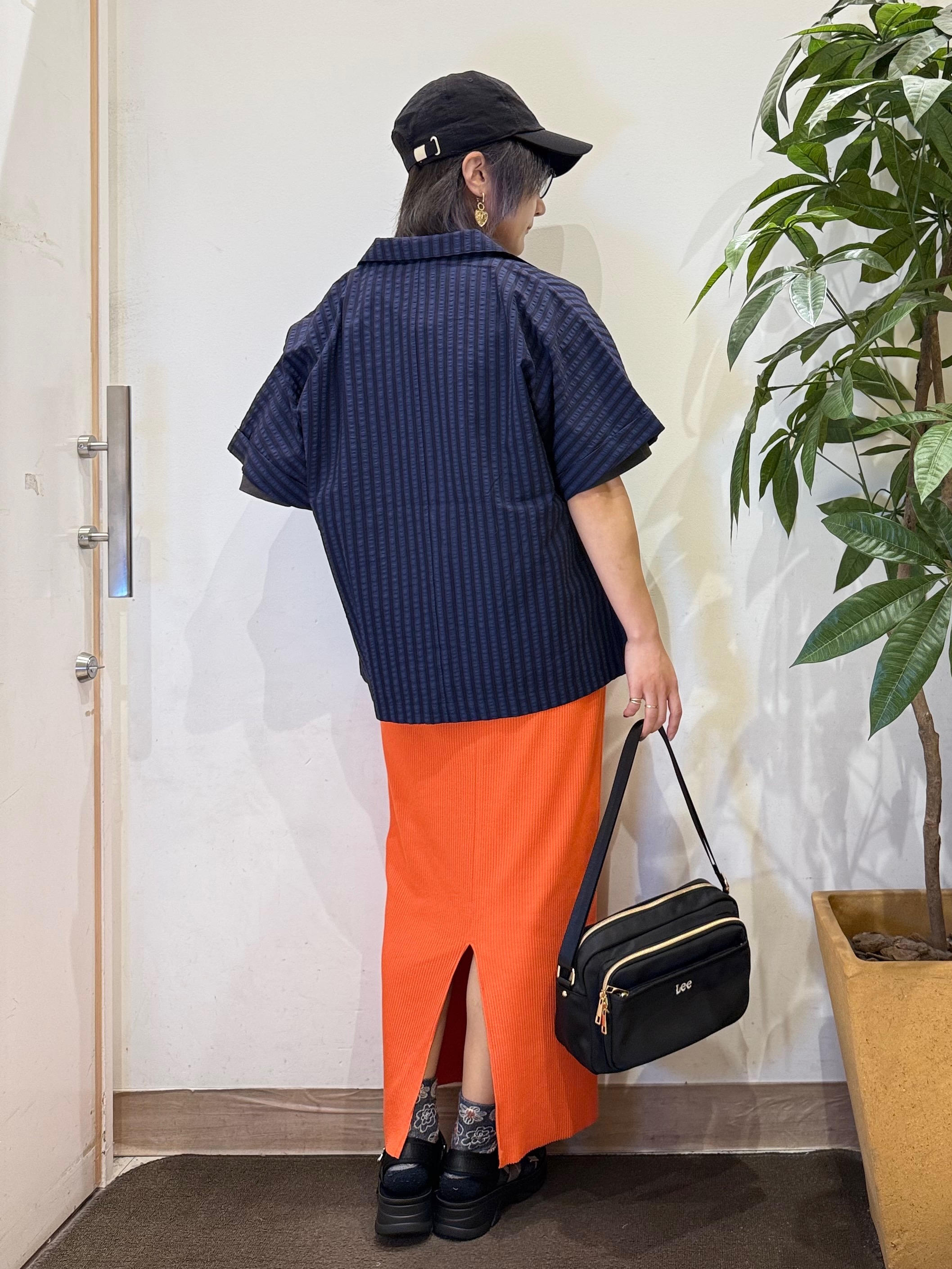 misakiさんの「SHOO･LA･RUE｜【ひんやり/吸水速乾/セットアップ可】羽織るだけで主役になる サッカーストライプシャツジャケット」を使ったコーディネート
