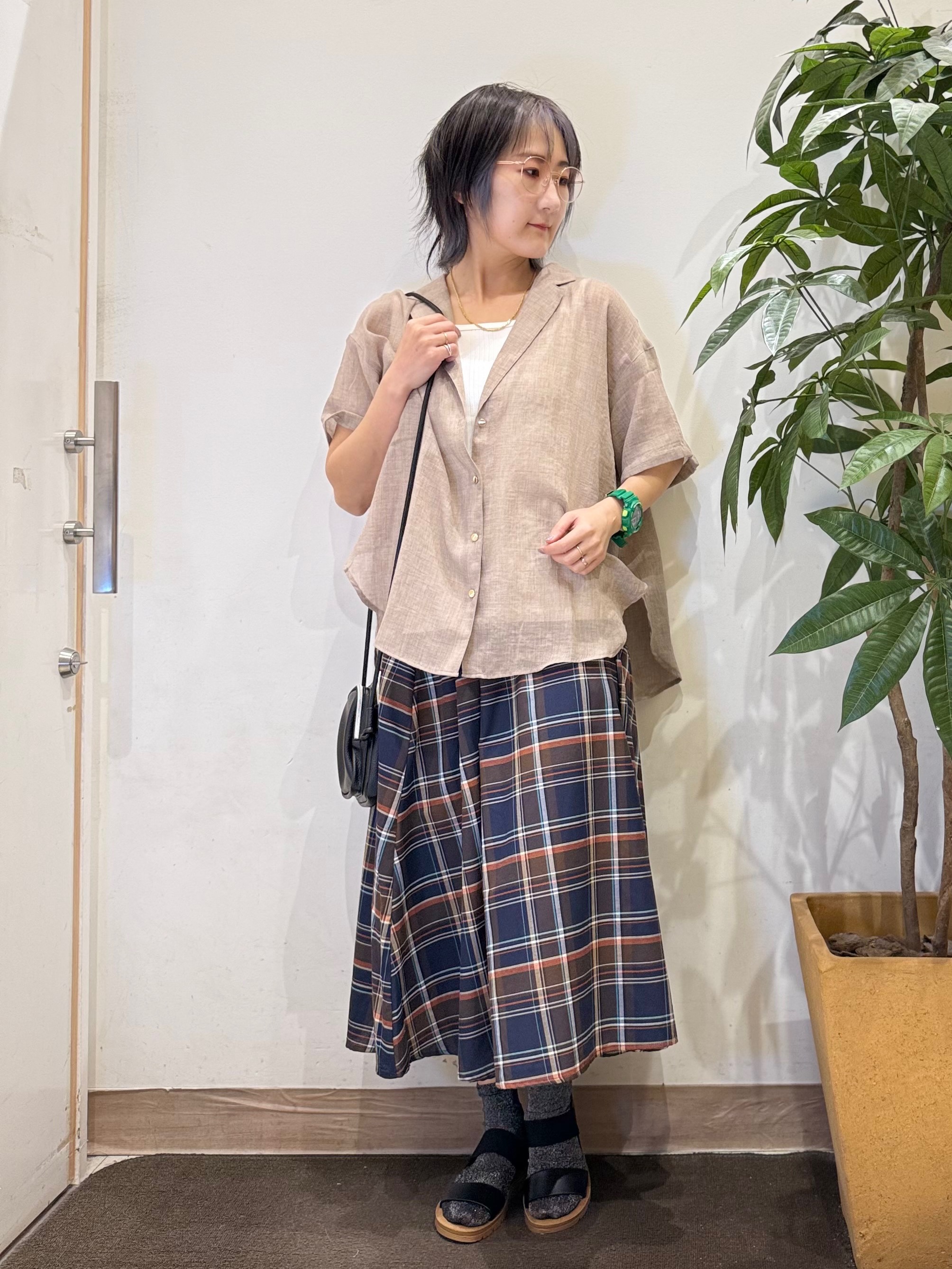 misakiさんの「SHOO･LA･RUE｜【S-LL】ナチュラルに決まる 半袖シアーシャツジャケット」を使ったコーディネート