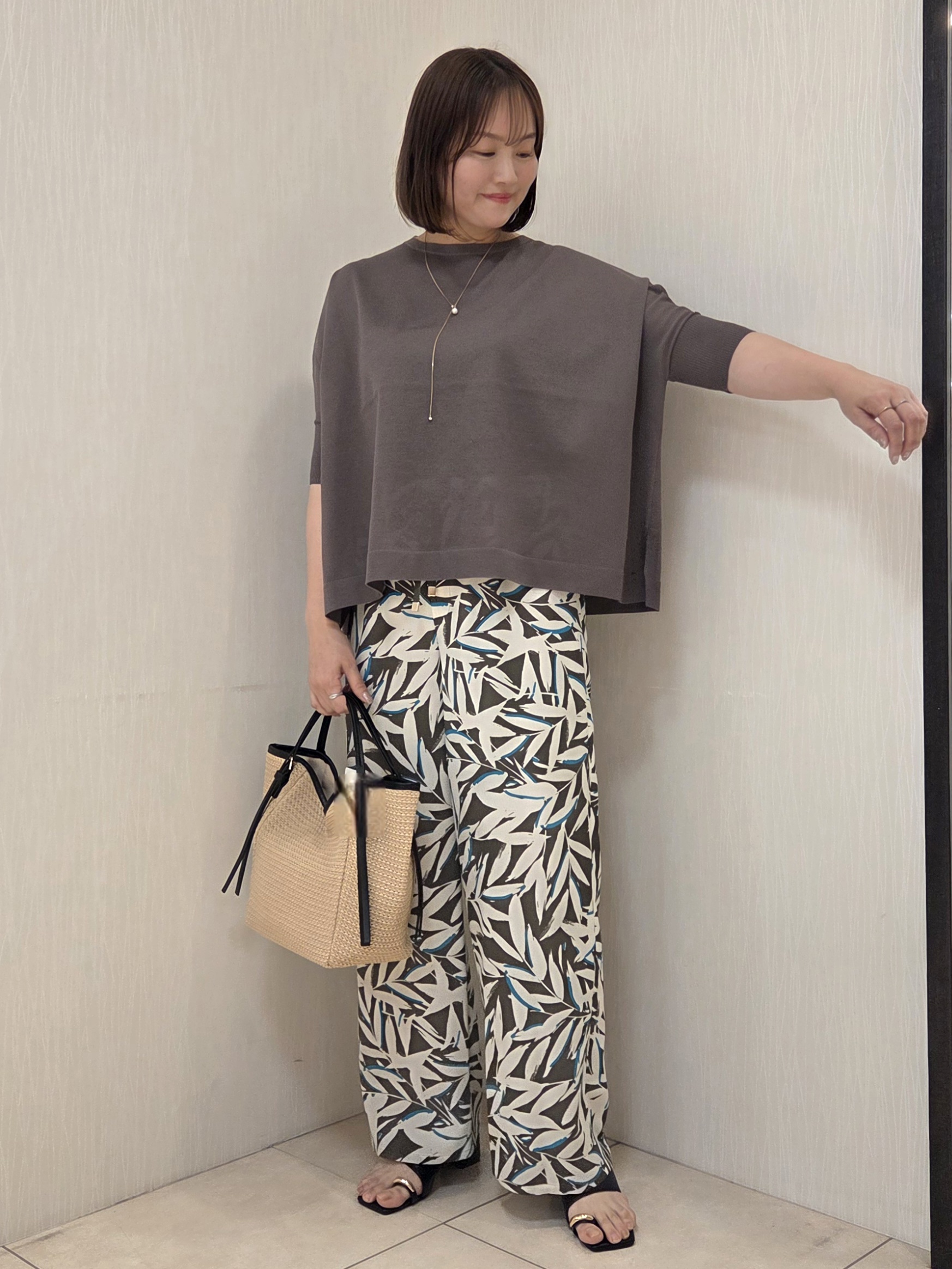 naokoさんの「UNTITLED｜【古畑星夏さん着用/ウエストゴム/ワイド】ボタニカルリーフパンツ」を使ったコーディネート
