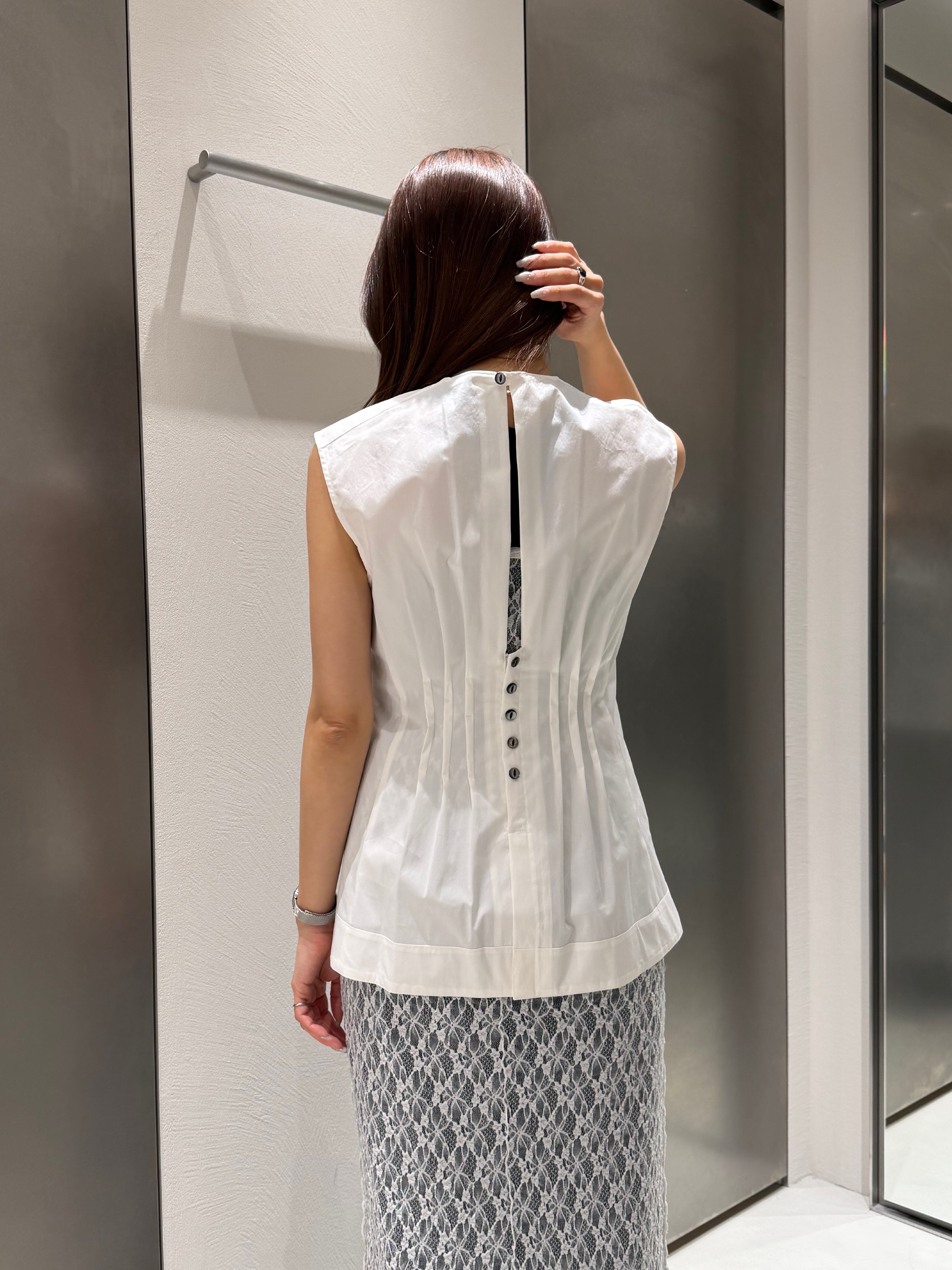 kanamiさんの「CODE A｜back tack blouse」を使ったコーディネート