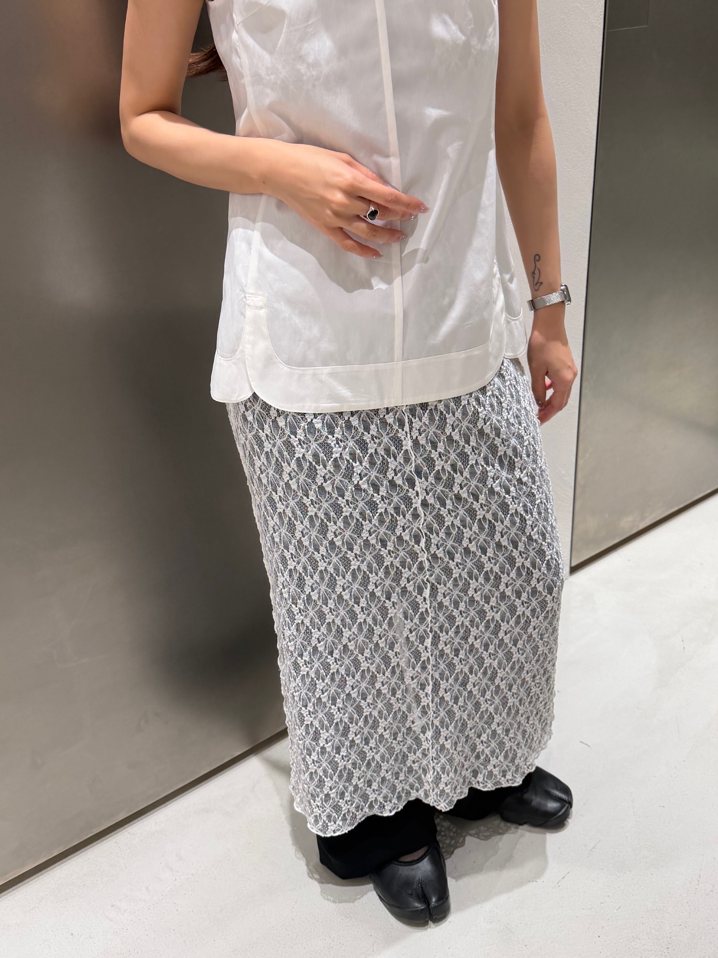 kanamiさんの「CODE A｜back tack blouse」を使ったコーディネート