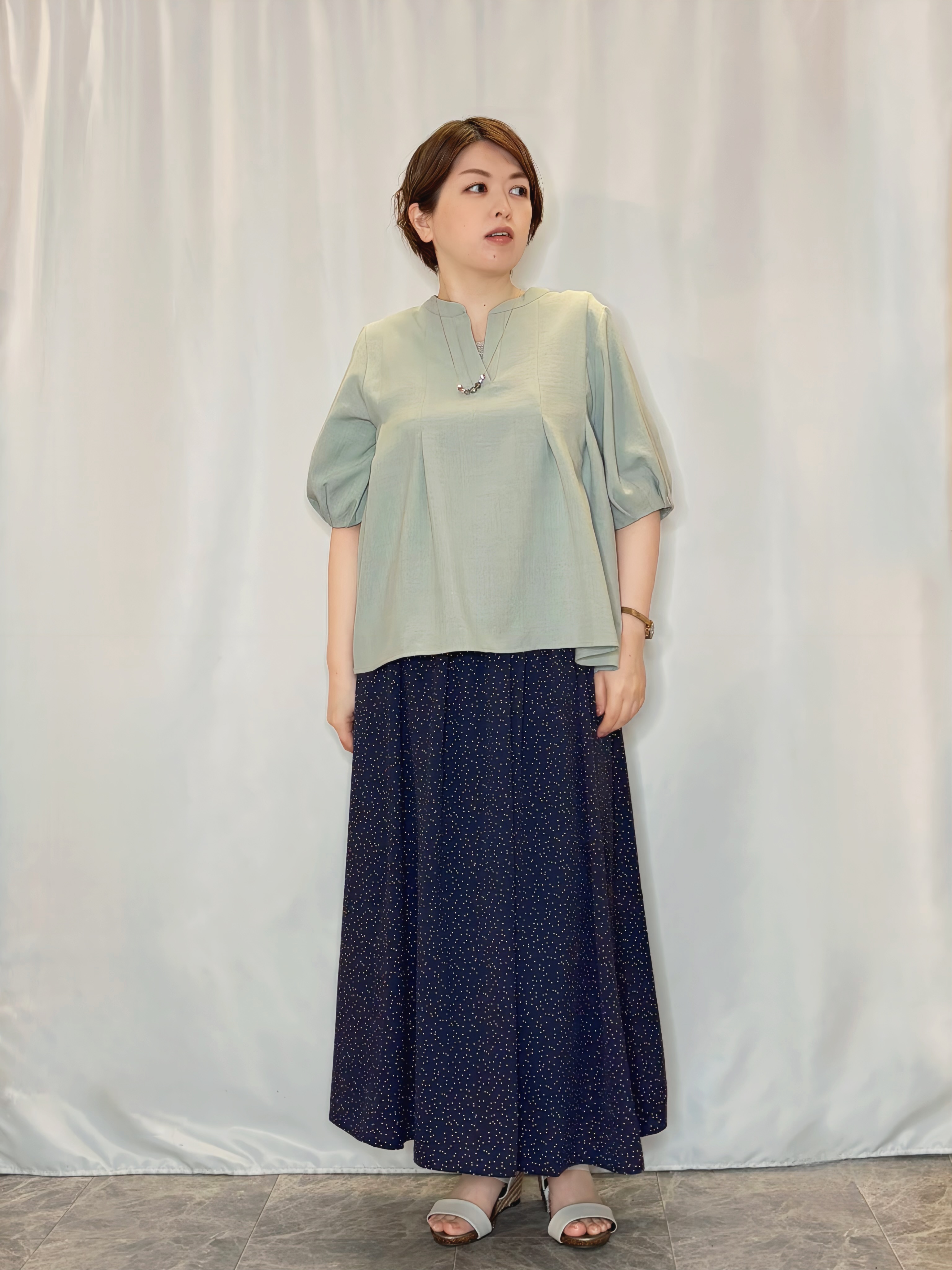 たみさんの「SHOO･LA･RUE｜【高レビュー/洗濯後しわになりにくい/インせず着られる】自然に体型カバー 麻調ペプラムブラウス」を使ったコーディネート