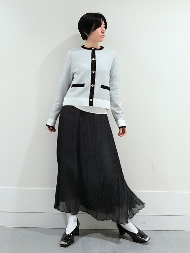 ミズタさんの「UNTITLED｜【定番人気/はっ水/洗える】タスランショートトレンチコート」を使ったコーディネート