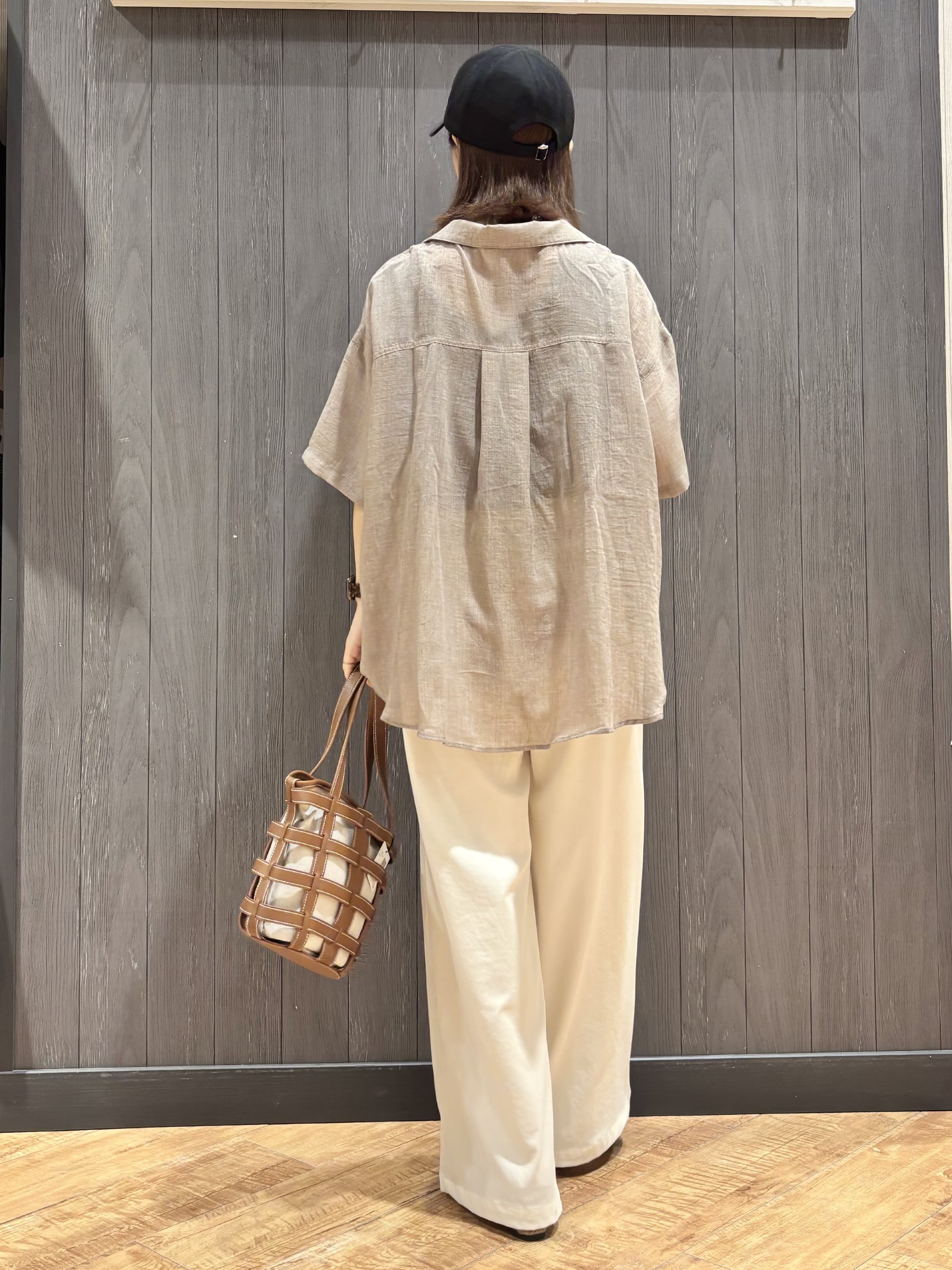 meiさんの「SHOO･LA･RUE｜【S-LL】ナチュラルに決まる 半袖シアーシャツジャケット」を使ったコーディネート