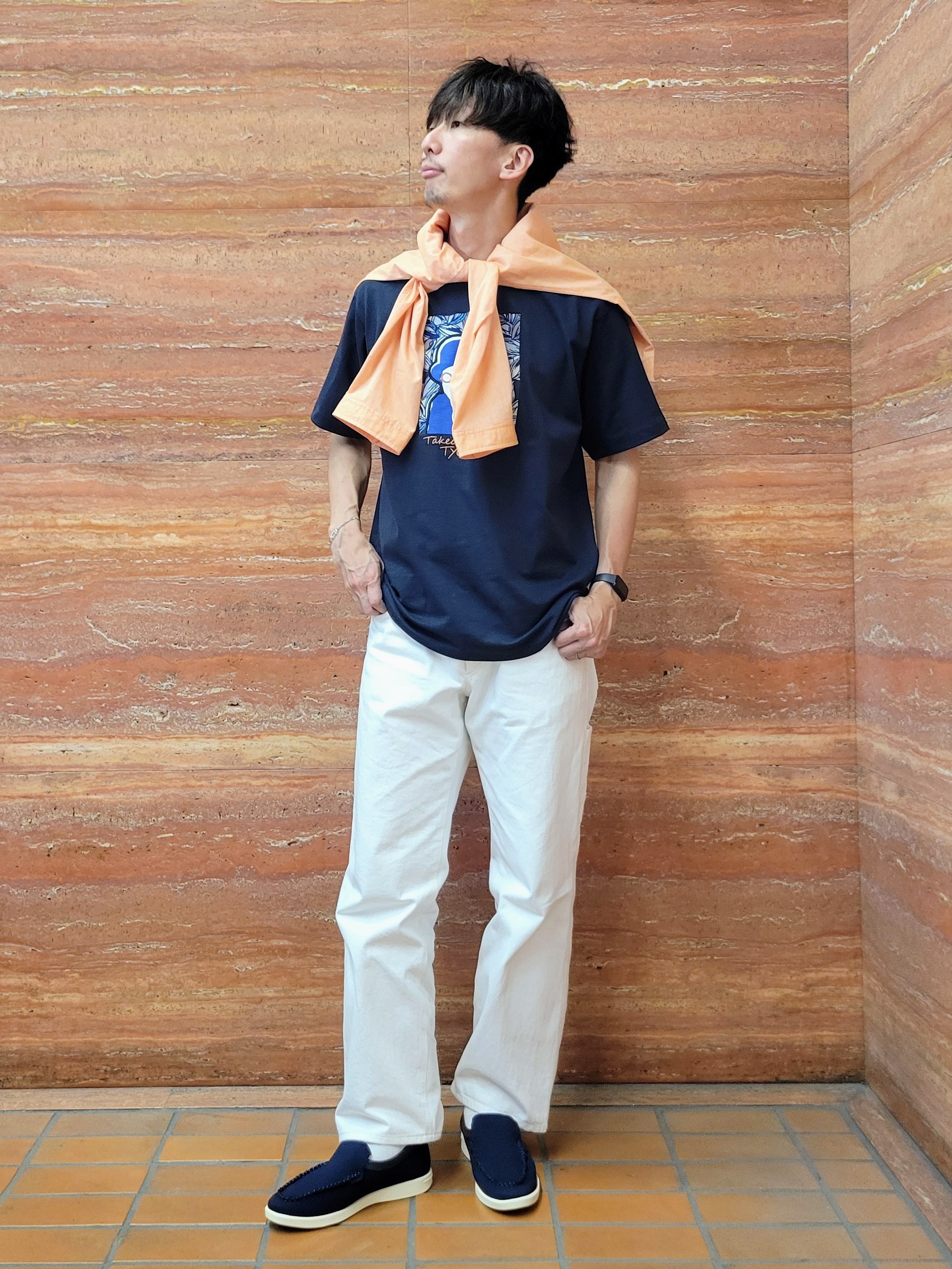 piroyaさんの「TAKEO KIKUCHI｜ポートレートアートＴシャツ」を使ったコーディネート