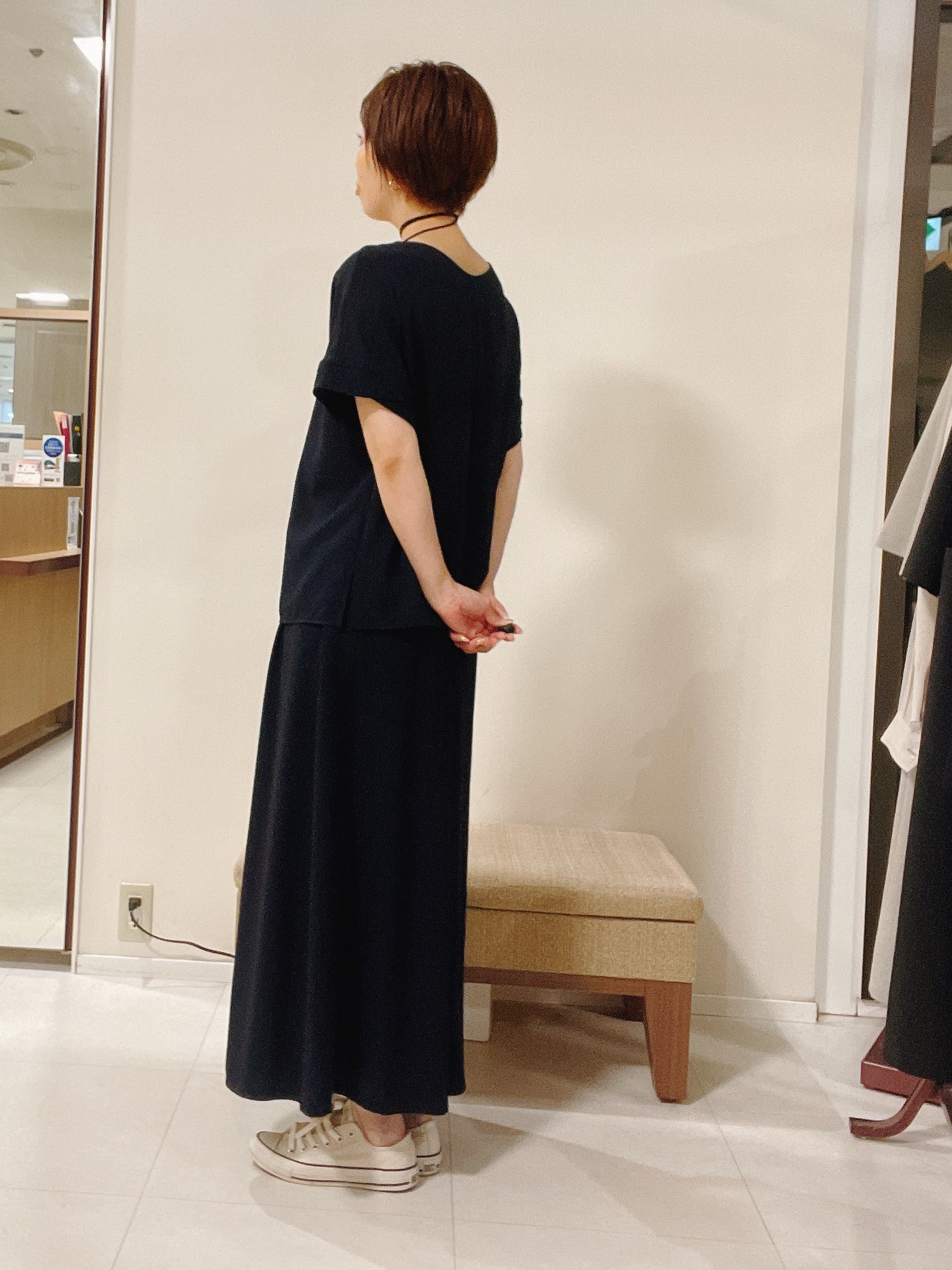IWAMOさんの「UNTITLED｜【セットアップ可/UVカット/前後2WAY】リラクシーフレンチスリーブブラウス」を使ったコーディネート