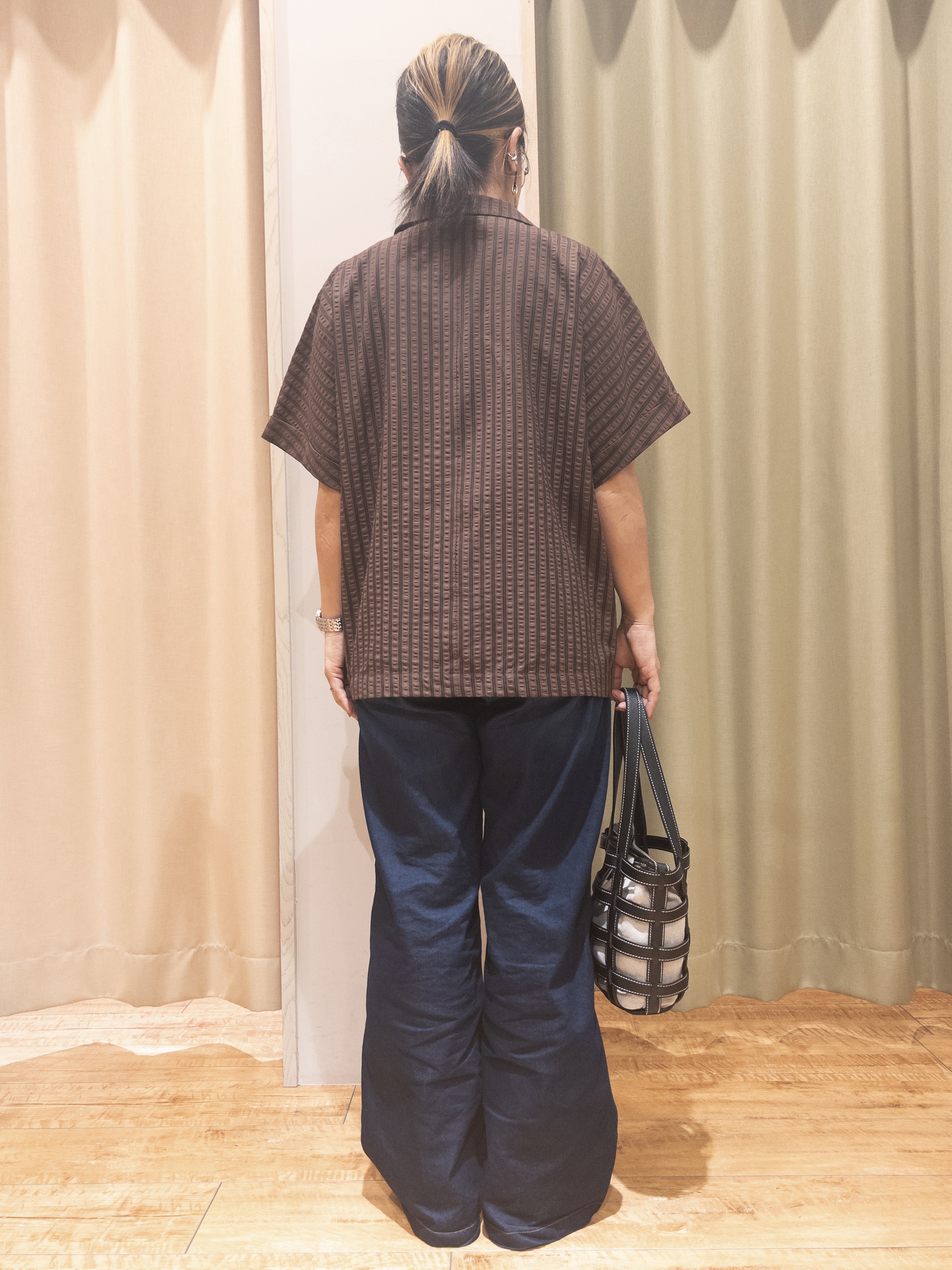 Kawa-sanさんの「SHOO･LA･RUE｜【ひんやり/吸水速乾/セットアップ可】羽織るだけで主役になる サッカーストライプシャツジャケット」を使ったコーディネート