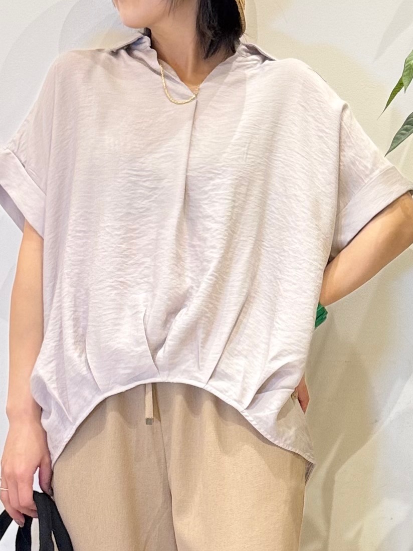 misakiさんの「SHOO･LA･RUE｜【ひんやり/S-LL/洗濯機可】インせず着られる 裾タック スキッパーシャツ」を使ったコーディネート