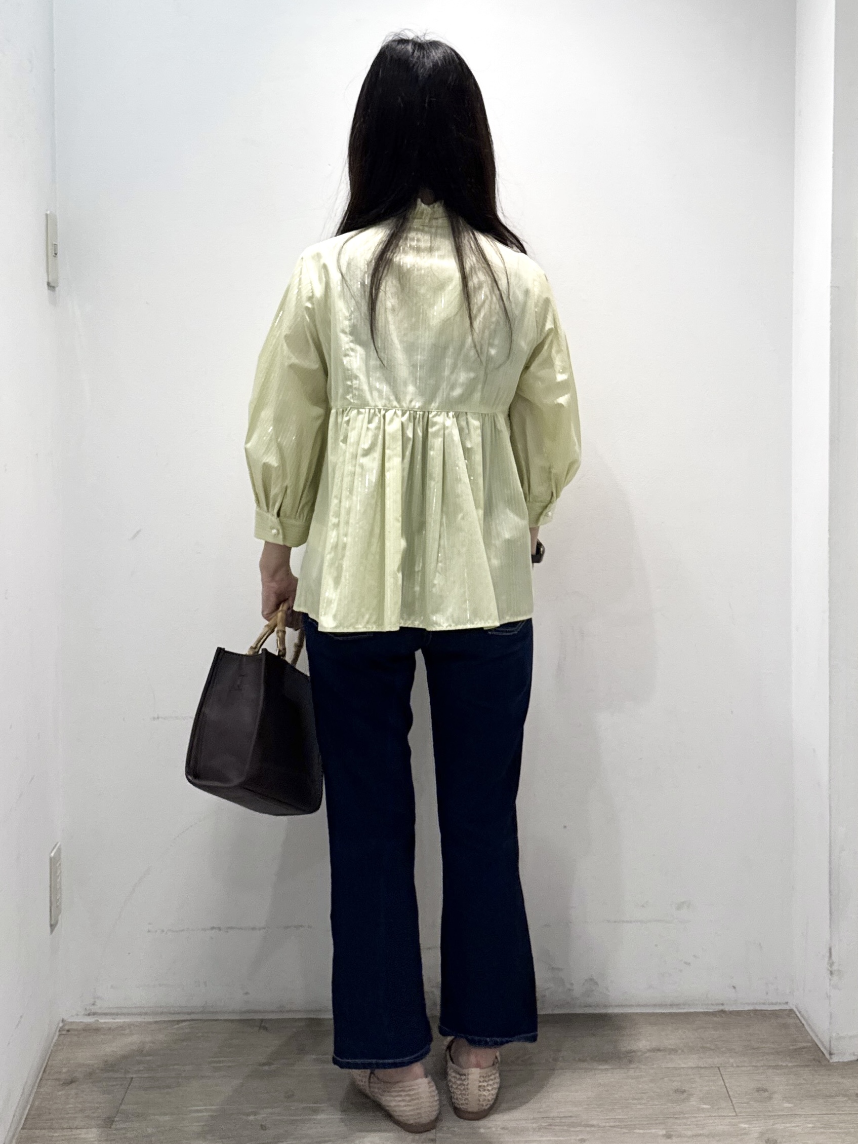 yuicciさんの「OPAQUE.CLIP｜ペプラムブラウス／ボウタイ取り外し可【洗濯機OK／イージーアイロン／防シワ】《XS～LL／8col》」を使ったコーディネート