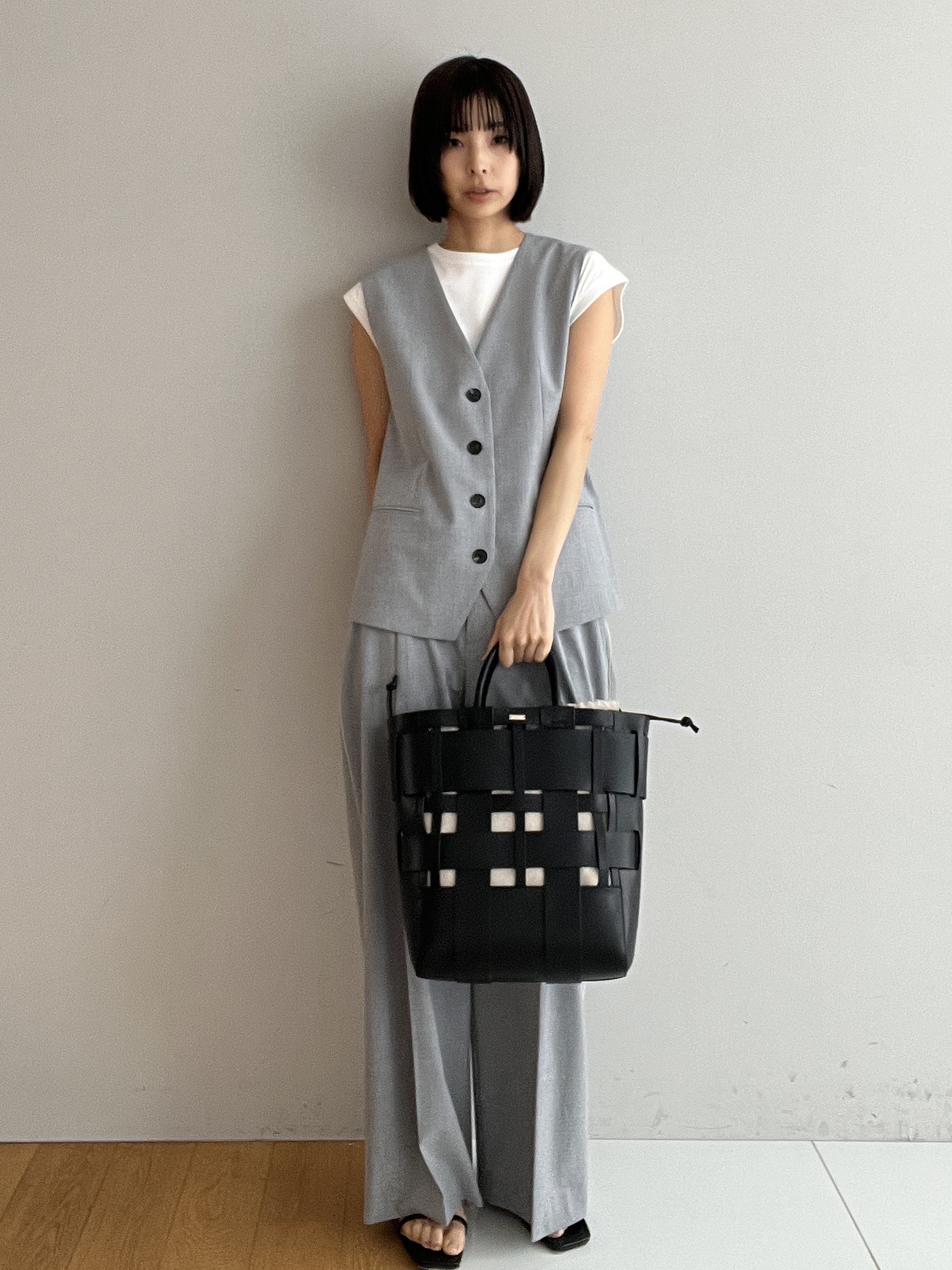 misaさんの「DRESSTERIOR｜ウーヴンレザートートバック」を使ったコーディネート
