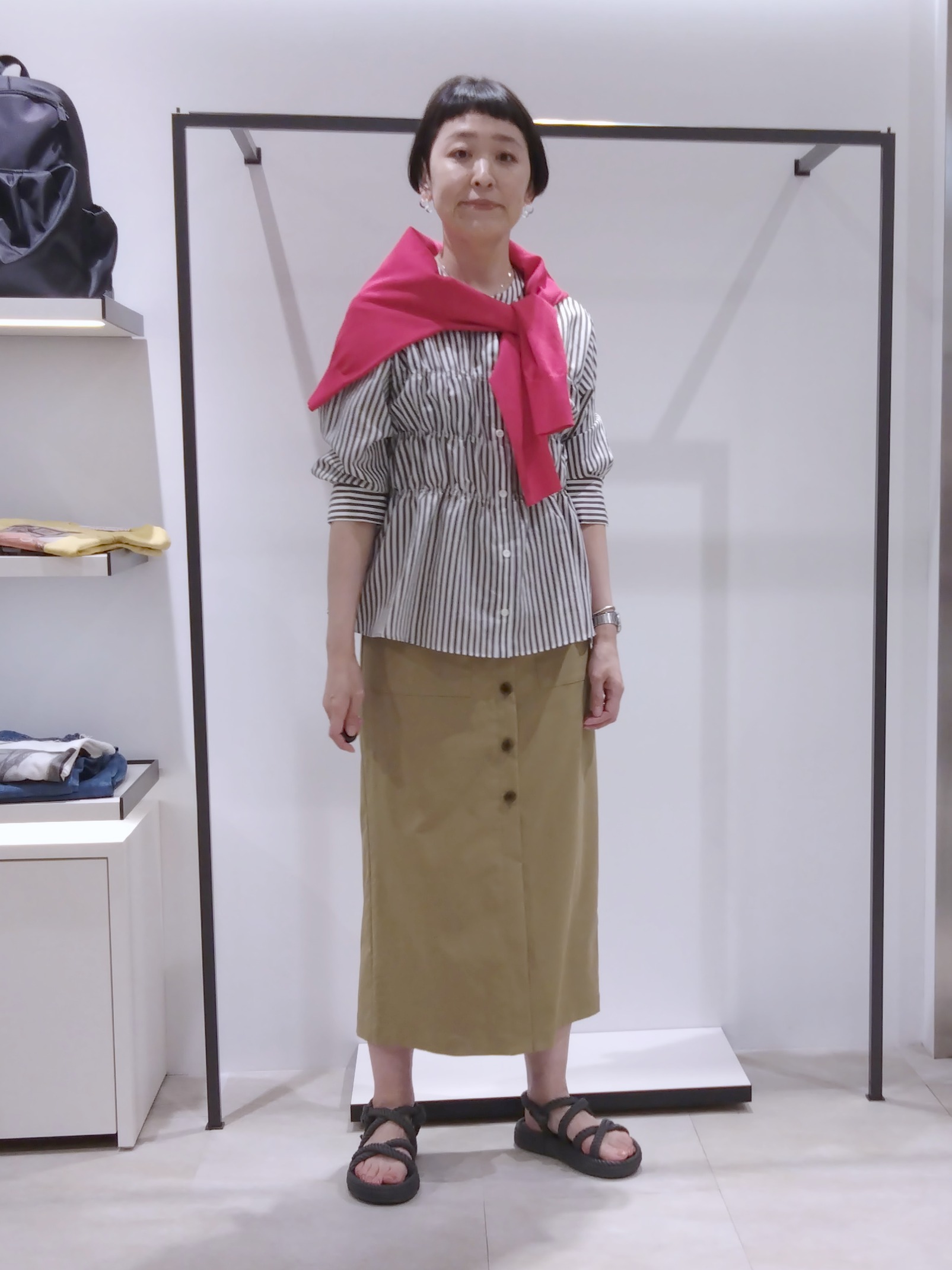 まちこさんの「UNTITLED｜【アンサンブル可/日除け・冷房対策】シアーレーヨンZIPカーディガン」を使ったコーディネート