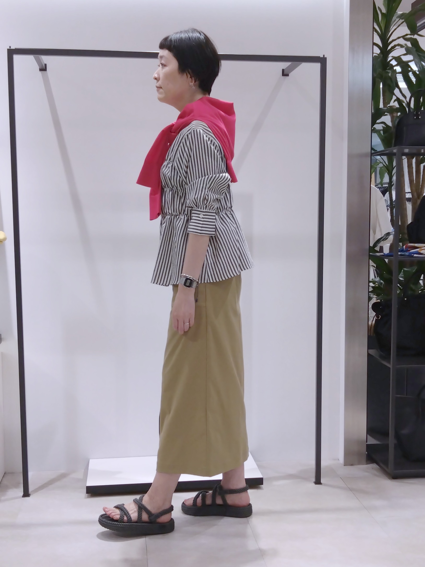 まちこさんの「UNTITLED｜【アンサンブル可/日除け・冷房対策】シアーレーヨンZIPカーディガン」を使ったコーディネート