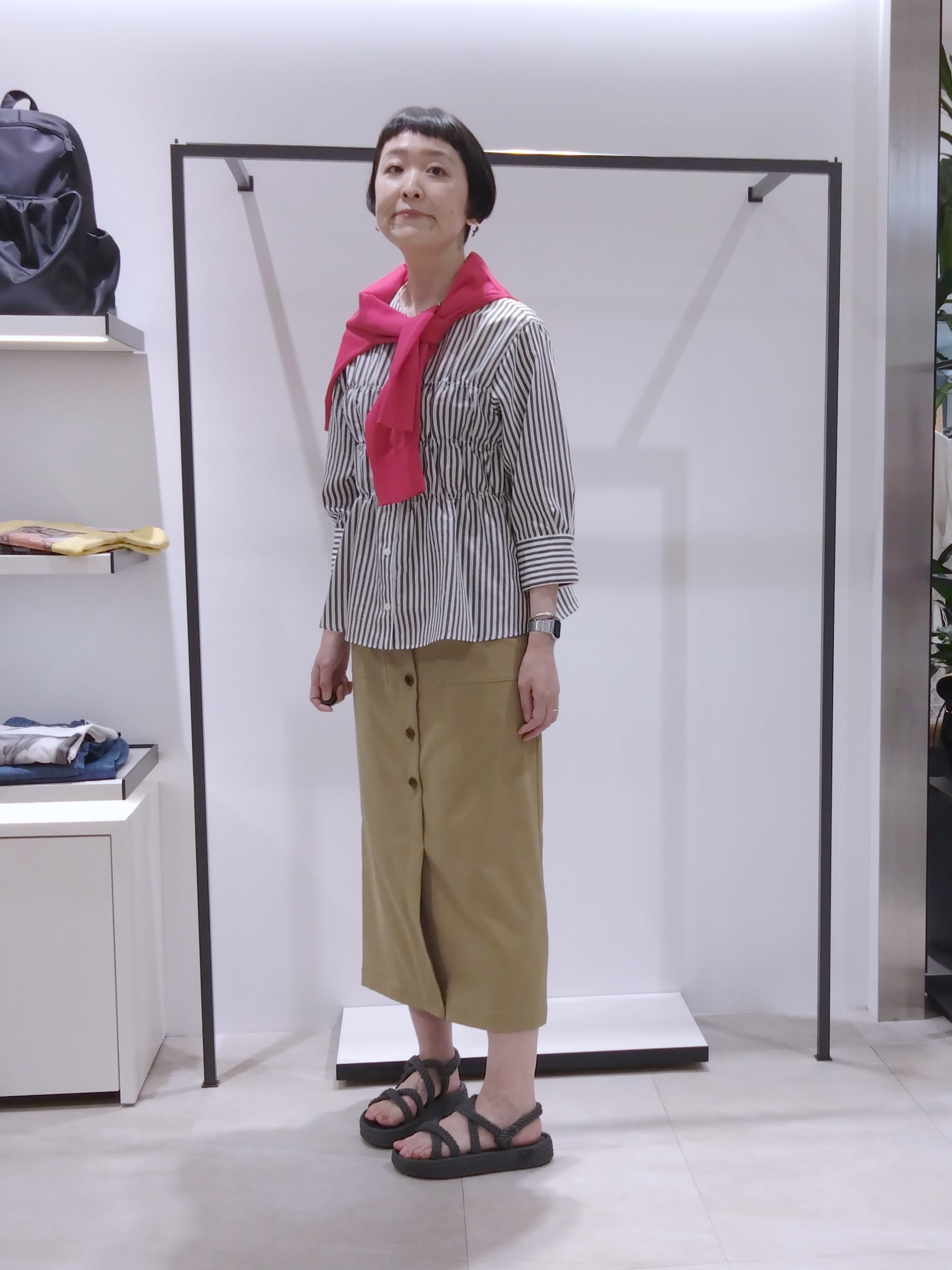 まちこさんの「UNTITLED｜【アンサンブル可/日除け・冷房対策】シアーレーヨンZIPカーディガン」を使ったコーディネート