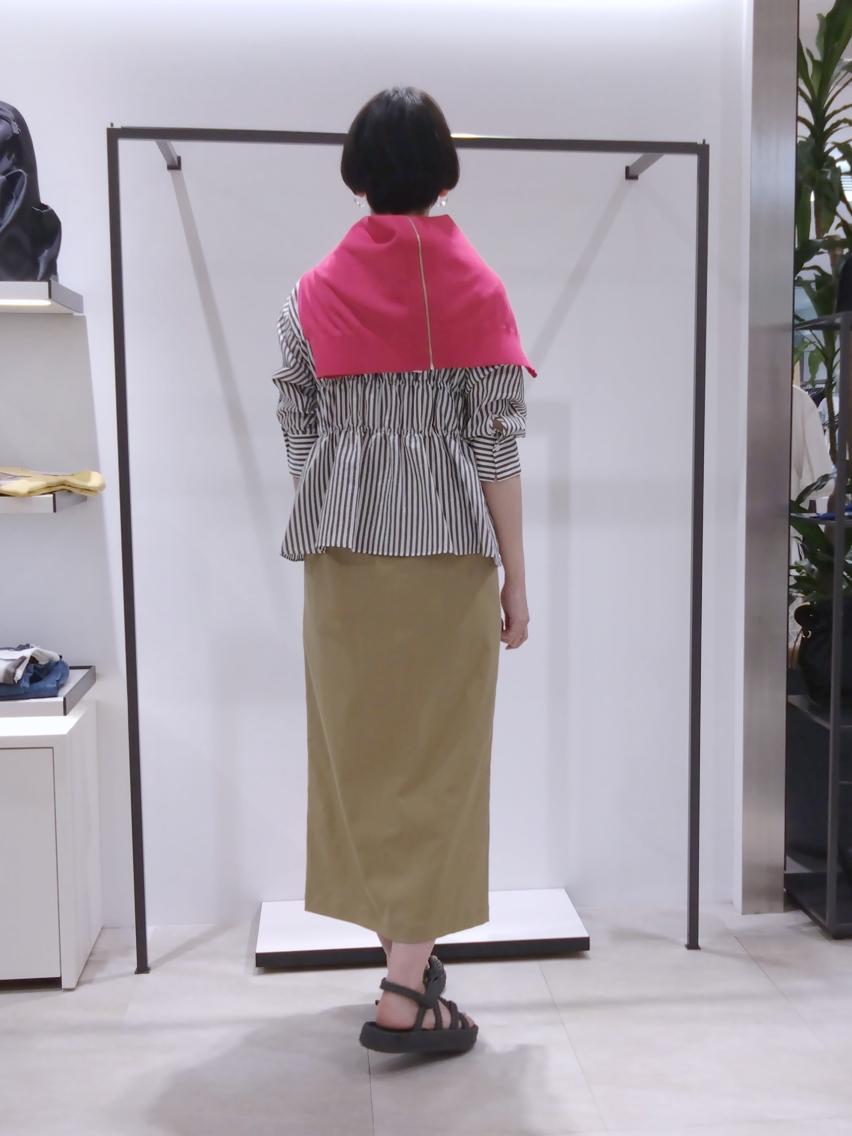 まちこさんの「UNTITLED｜【アンサンブル可/日除け・冷房対策】シアーレーヨンZIPカーディガン」を使ったコーディネート