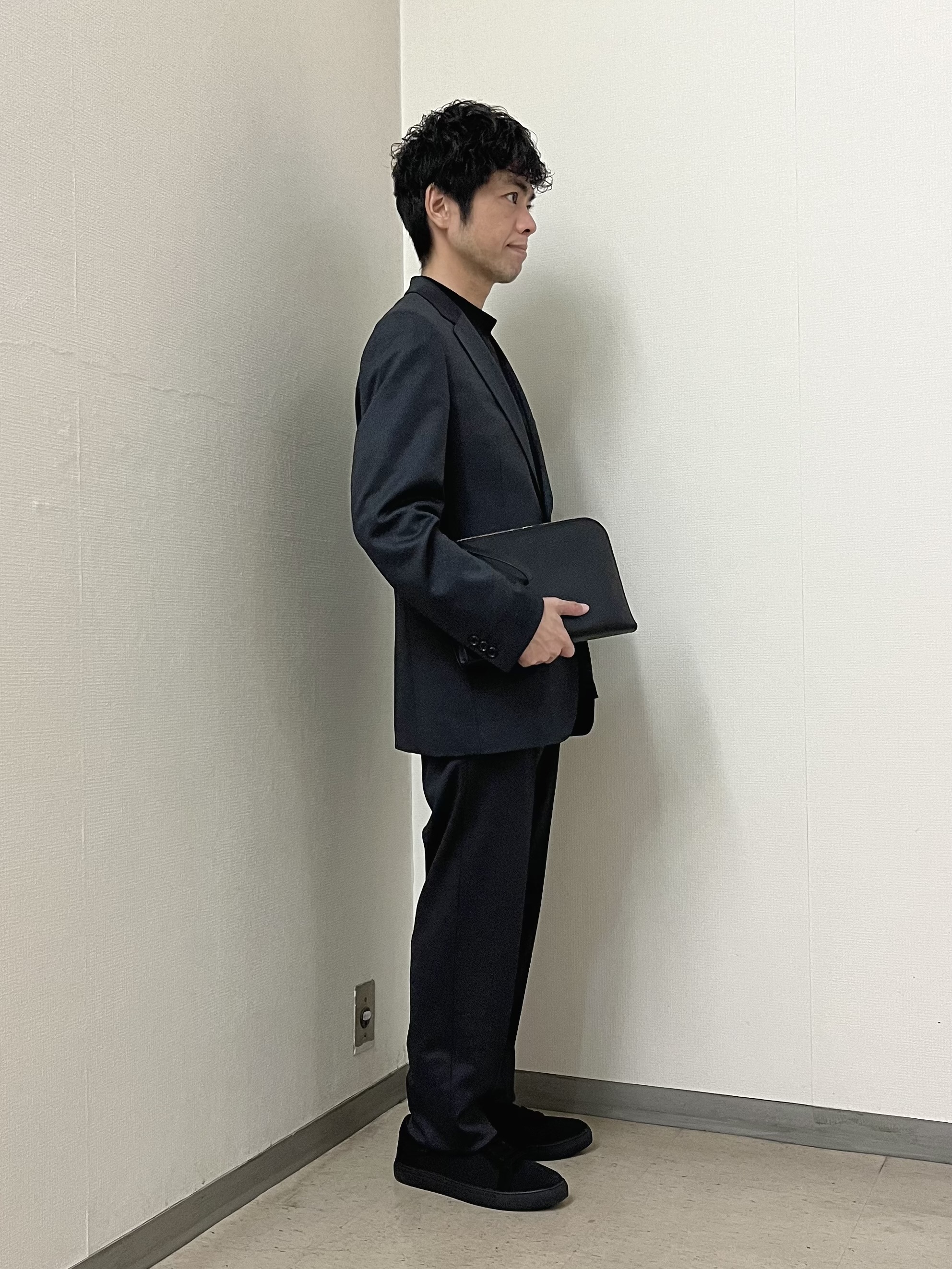 URAさんの「TAKEO KIKUCHI｜【BOWLER HAT LABEL】ピンヘッドジャージ ジャケット」を使ったコーディネート