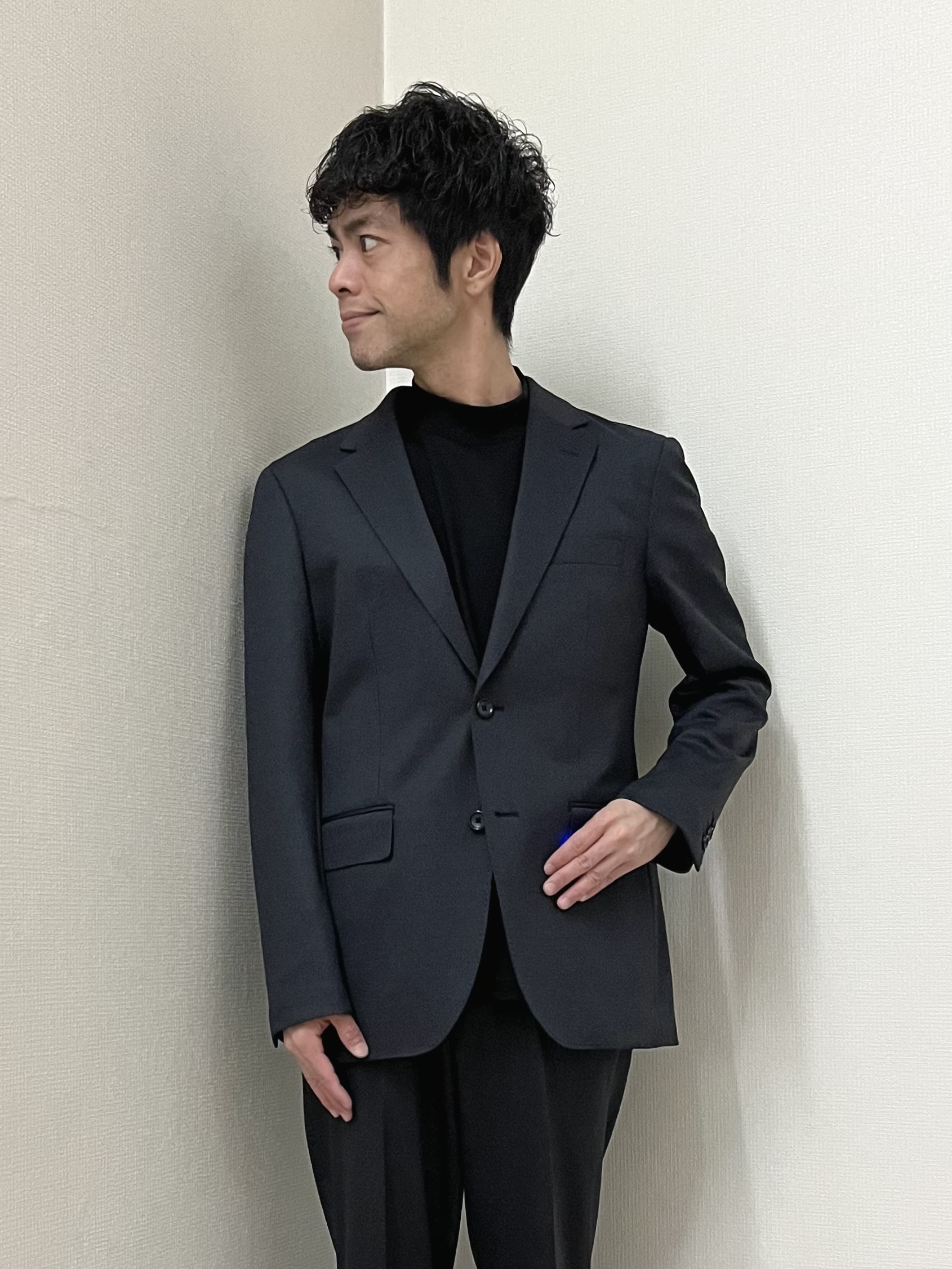 URAさんの「TAKEO KIKUCHI｜【BOWLER HAT LABEL】ピンヘッドジャージ ジャケット」を使ったコーディネート