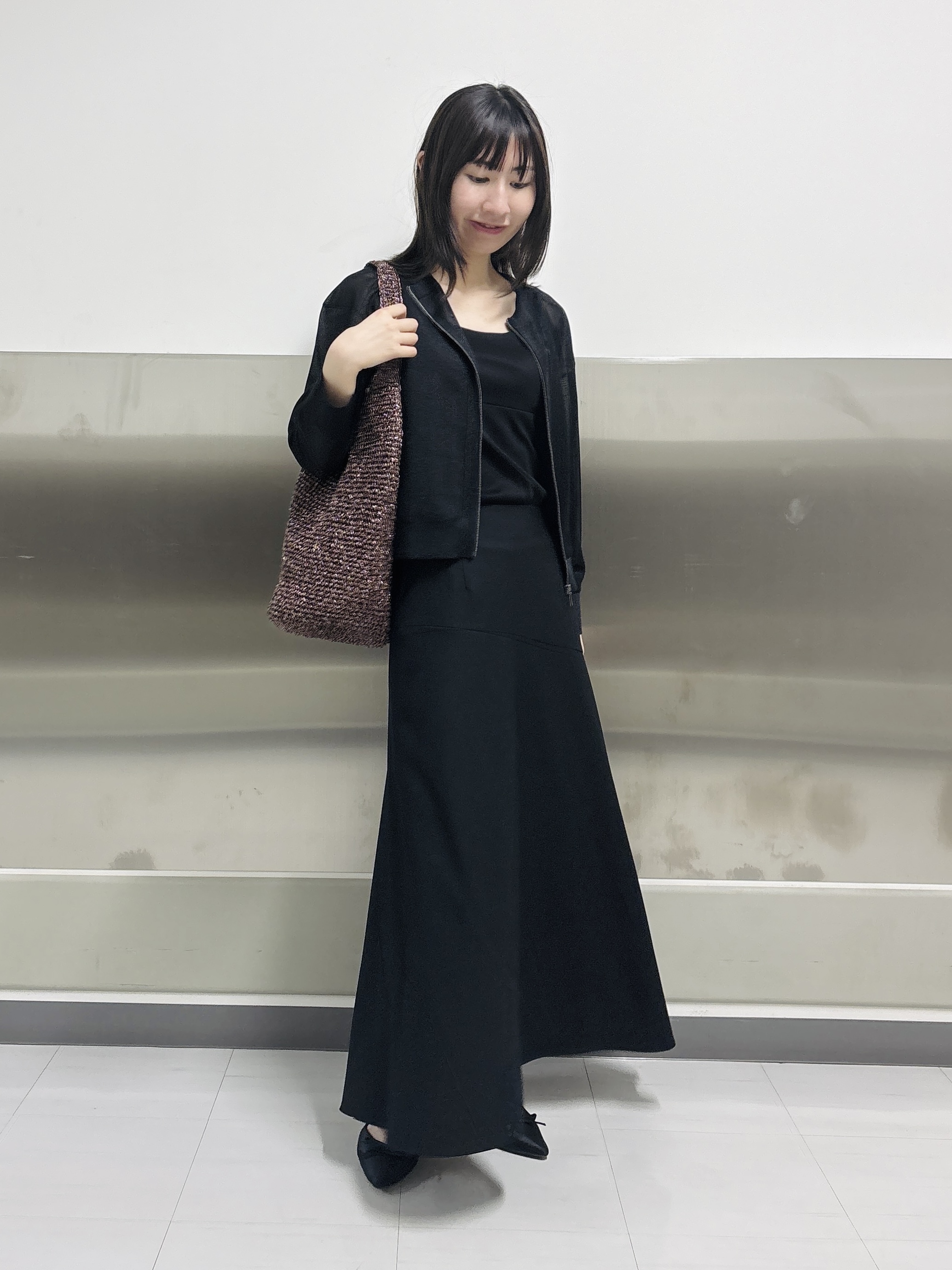 Yoshimiさんの「INDIVI｜【大人カジュアル】メタリックかぎ編みボトルバッグ」を使ったコーディネート