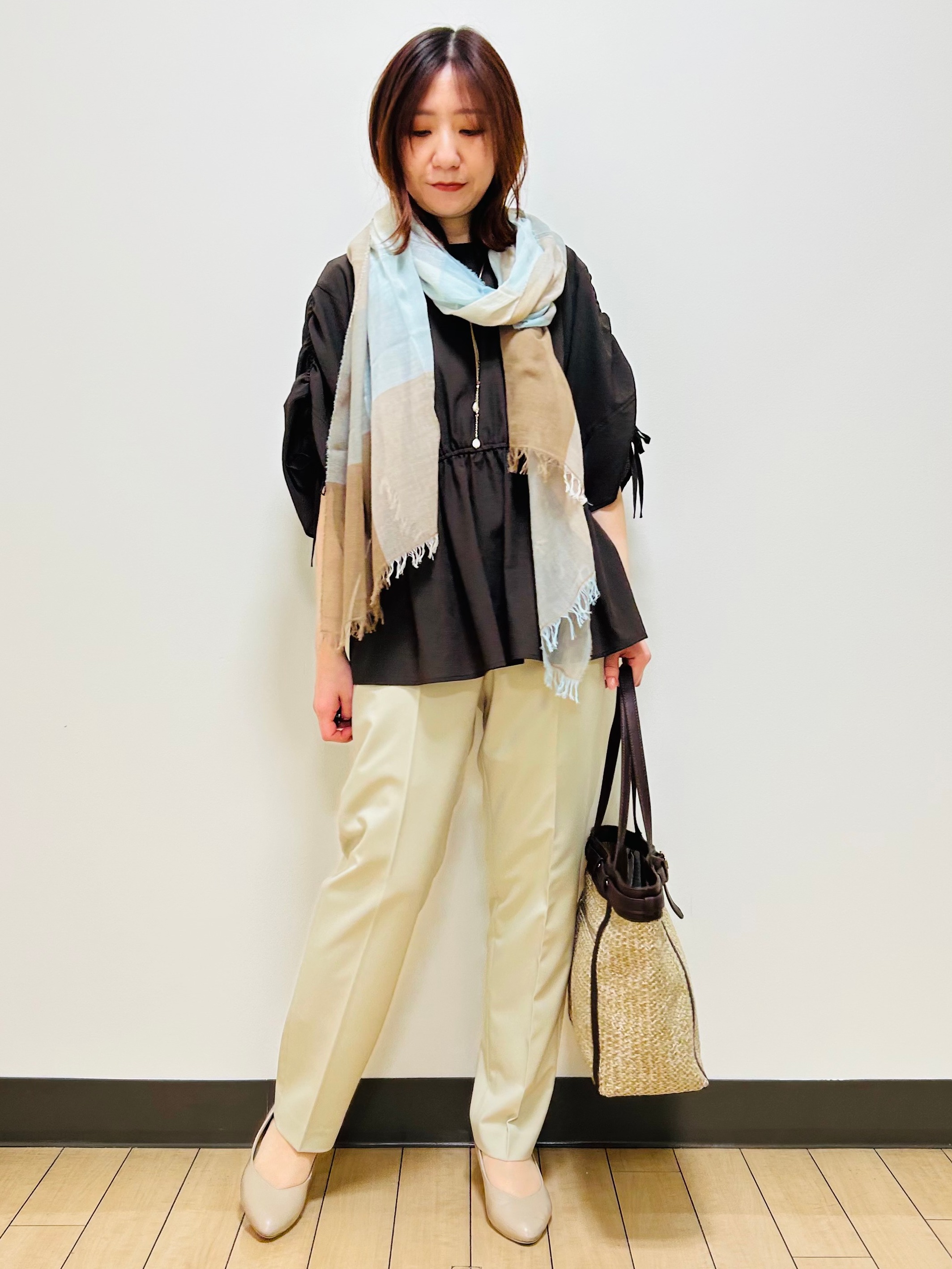 miiiさんの「Reflect｜【通気性あり／涼しい／マシンウォッシャブル】ウエストギャザーブラウス」を使ったコーディネート