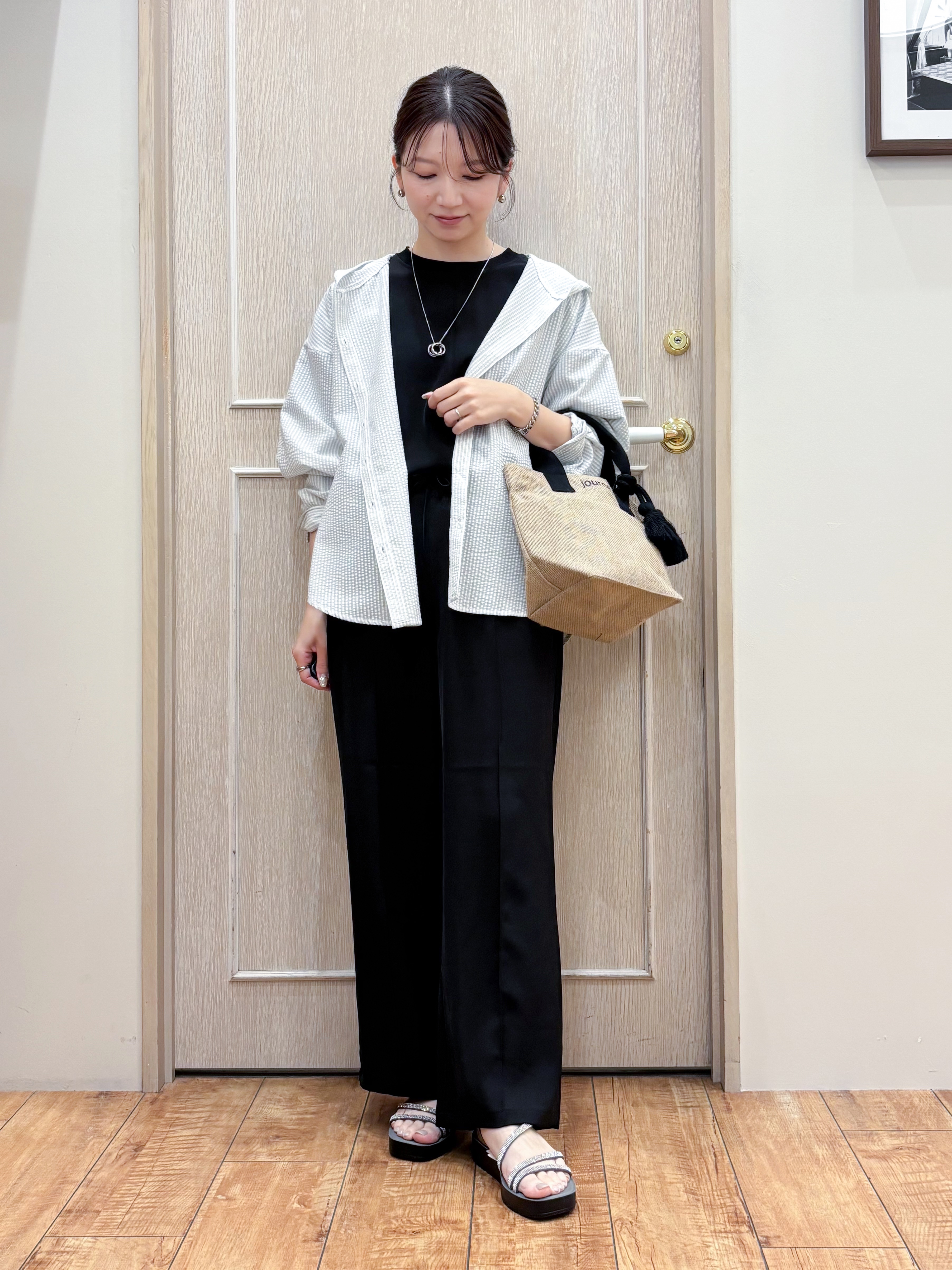 なみさんの「SHOO･LA･RUE｜【洗濯機可/S-LL/体型カバー】大人カジュアルスタイルに フード付きストライプシャツ」を使ったコーディネート