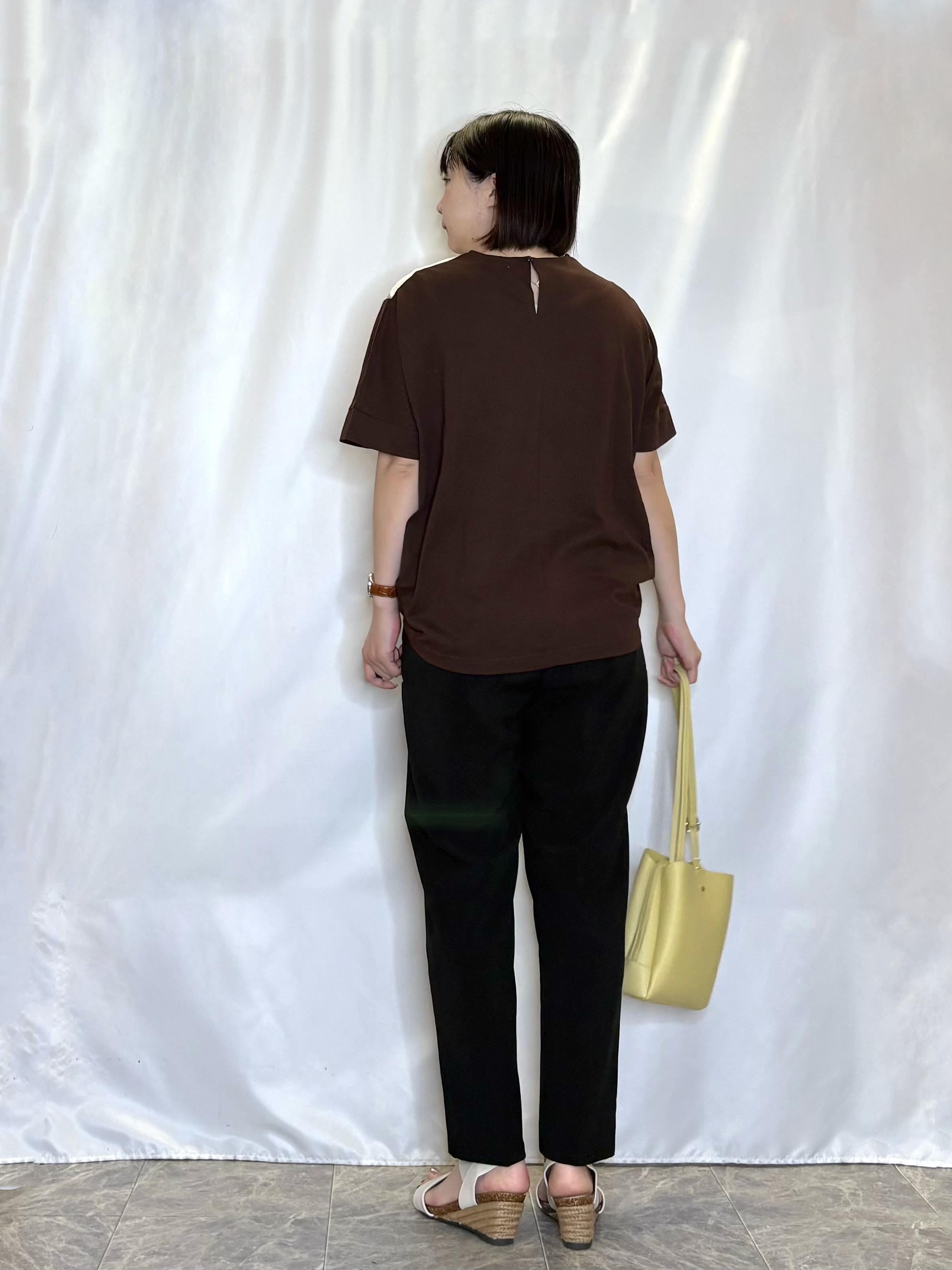 ネリさんの「SHOO･LA･RUE｜【S-LL/洗濯機可】インしないで着られる ななめ3段切り替えトップス」を使ったコーディネート