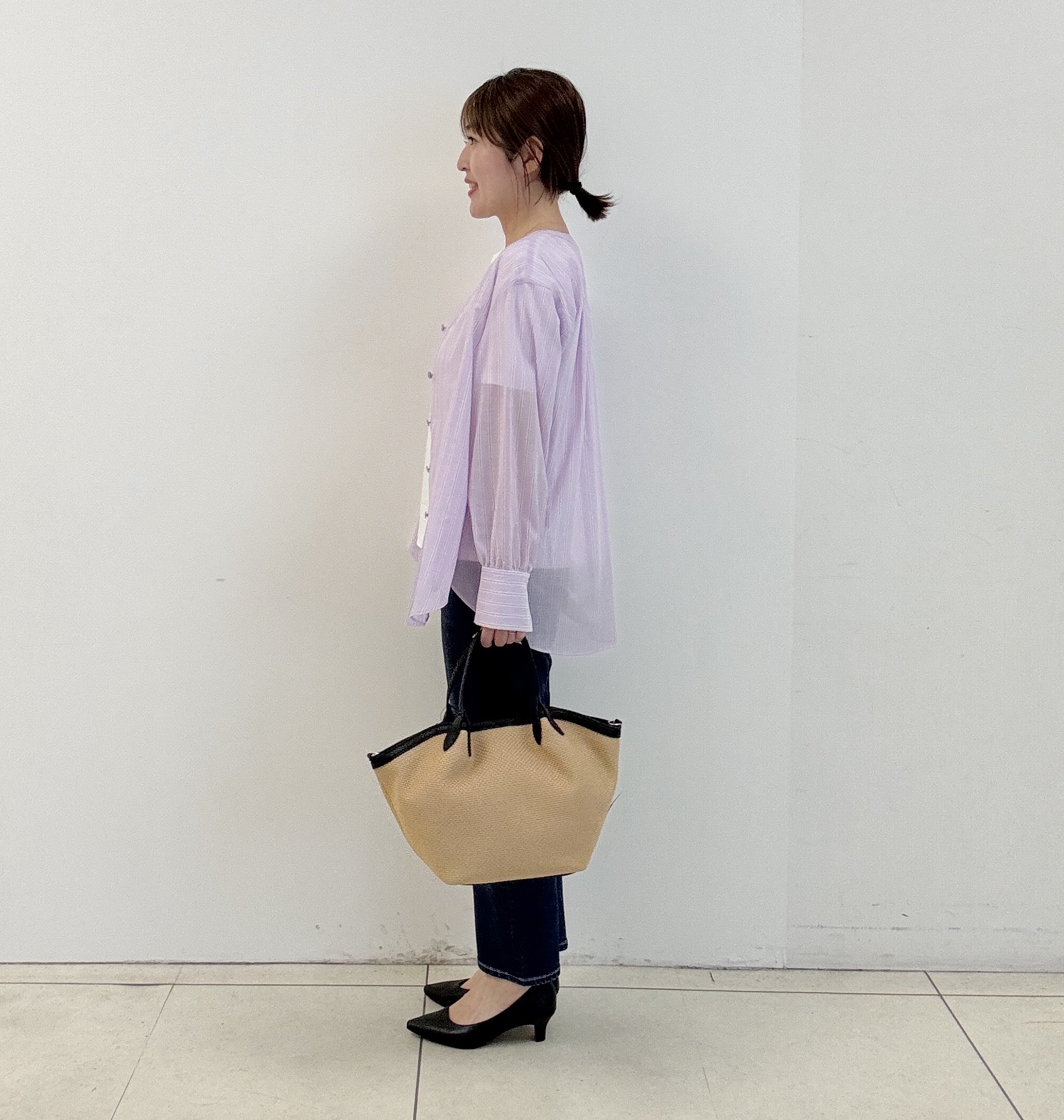 yoshiyaさんの「INDIVI｜【ラム革／美脚／通勤】レザーパンプス」を使ったコーディネート