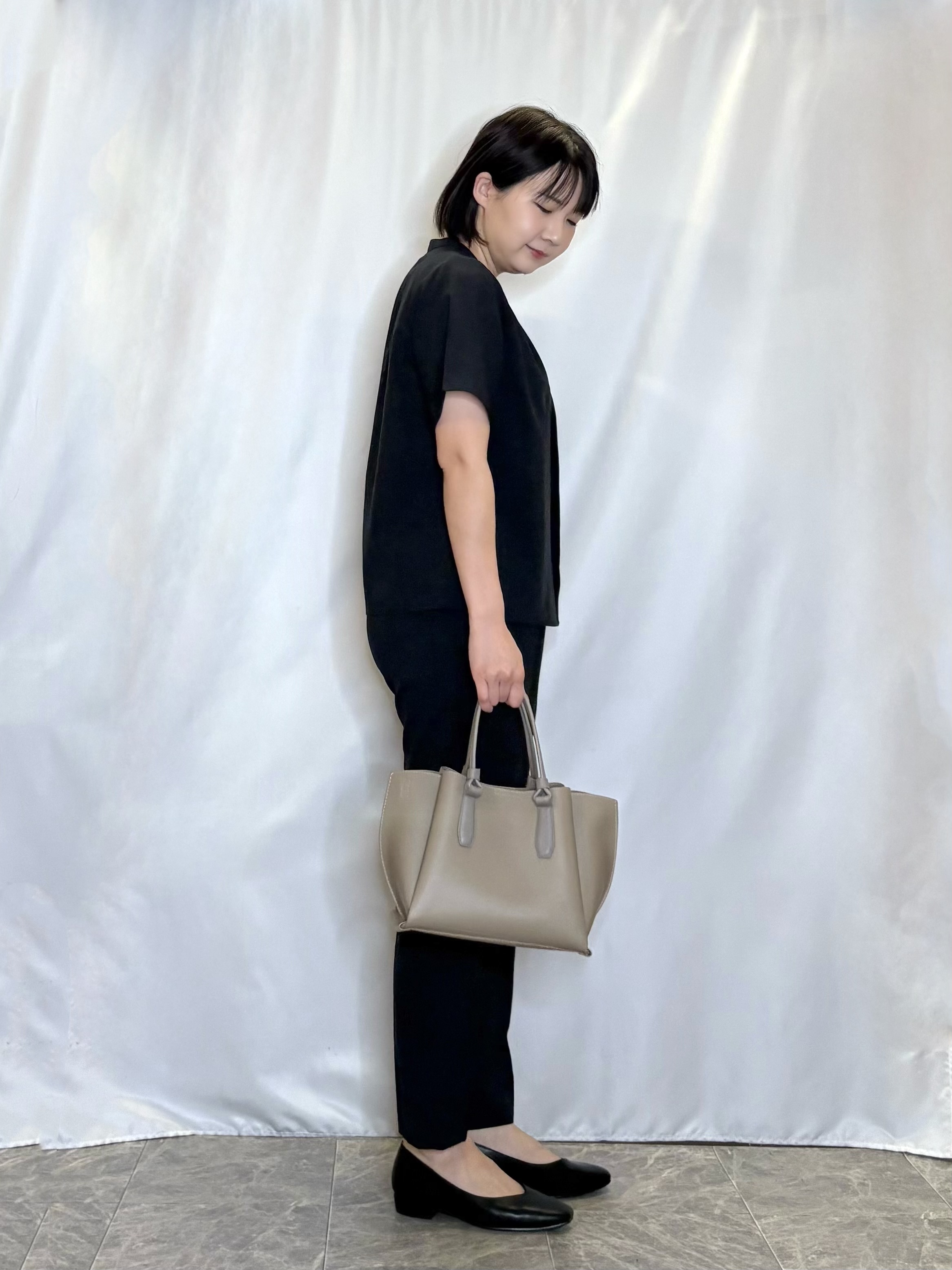 ネリさんの「SHOO･LA･RUE｜【ひんやり/吸水速乾/セットアップ可】洗濯後しわになりにくい　タックブラウス」を使ったコーディネート
