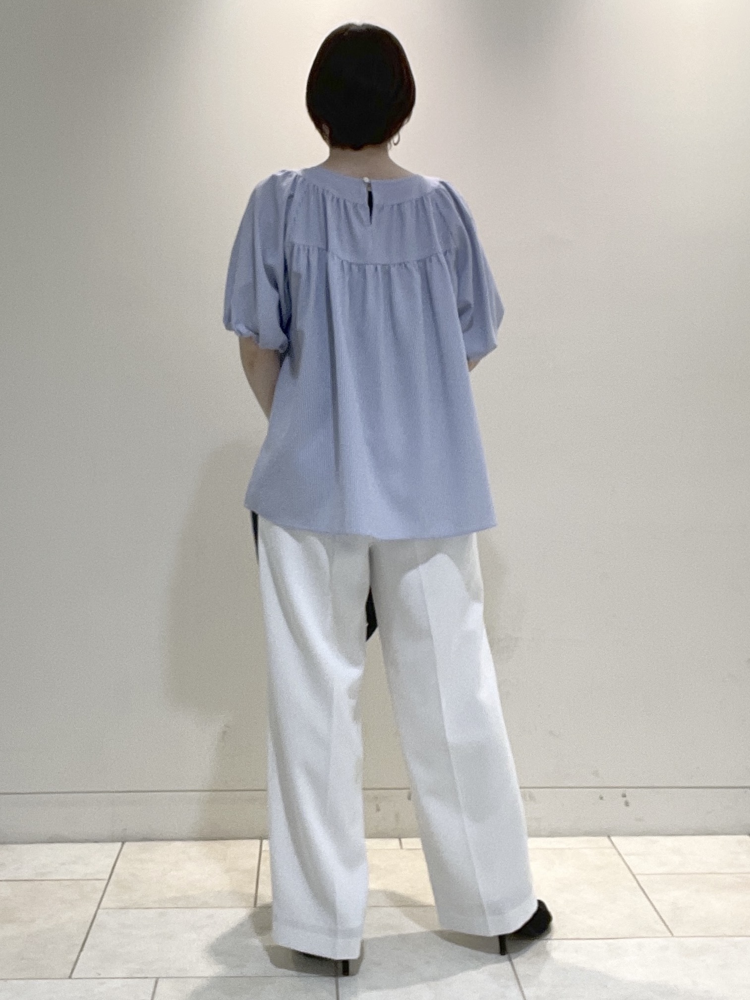 フミさんの「Reflect｜ギャザーデザインブラウス」を使ったコーディネート