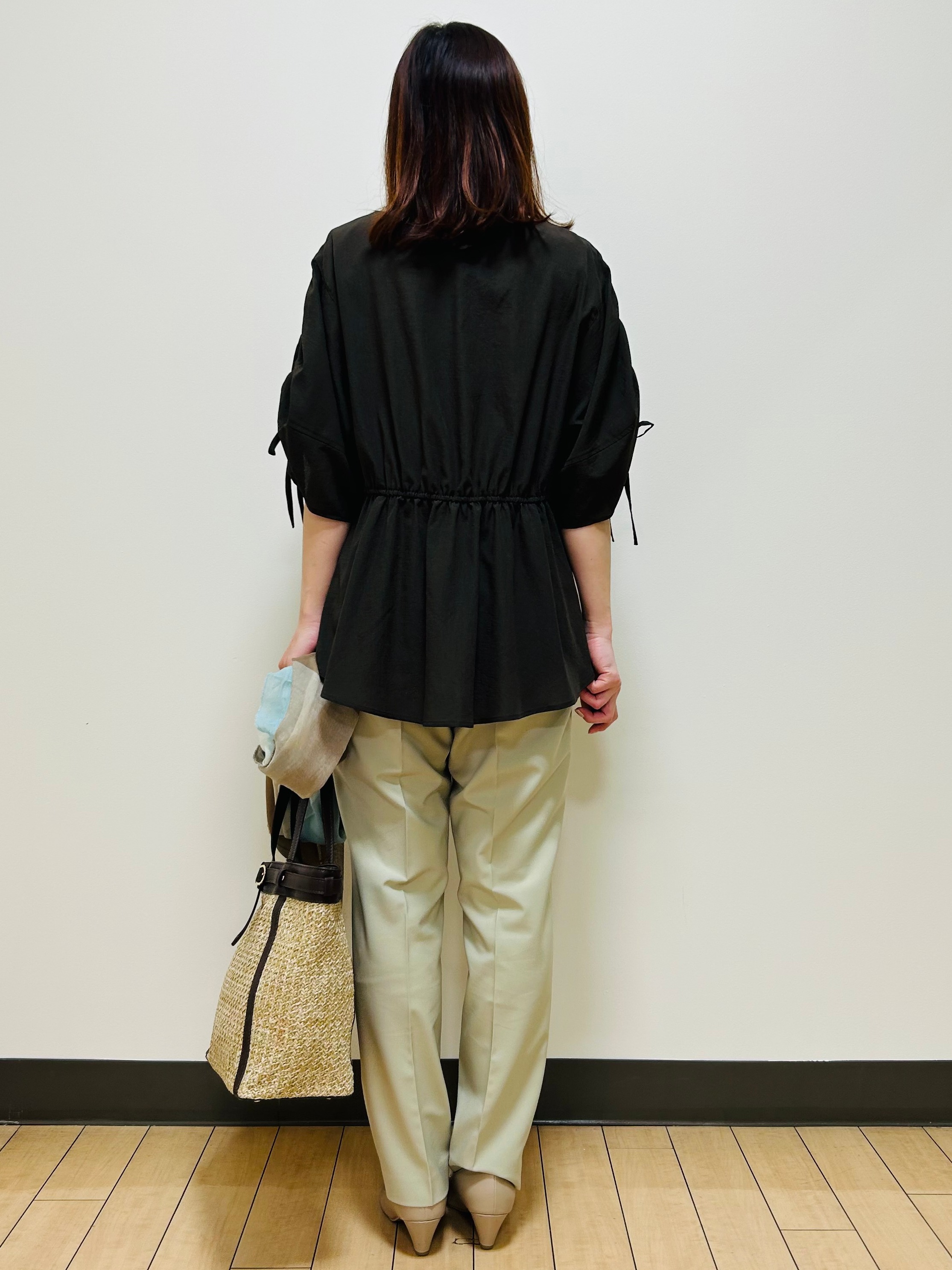 miiiさんの「Reflect｜【通気性あり／涼しい／マシンウォッシャブル】ウエストギャザーブラウス」を使ったコーディネート