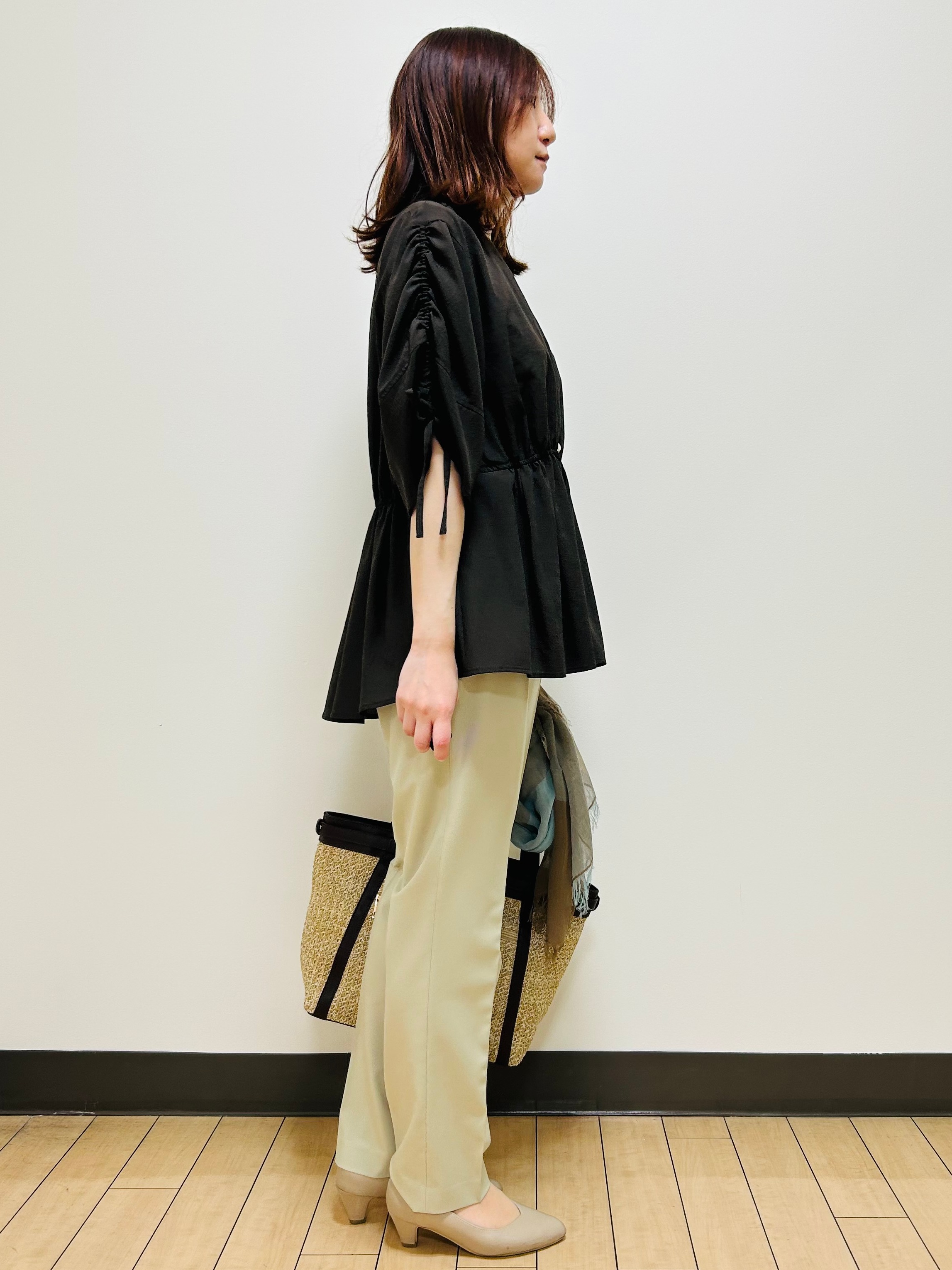 miiiさんの「Reflect｜【通気性あり／涼しい／マシンウォッシャブル】ウエストギャザーブラウス」を使ったコーディネート