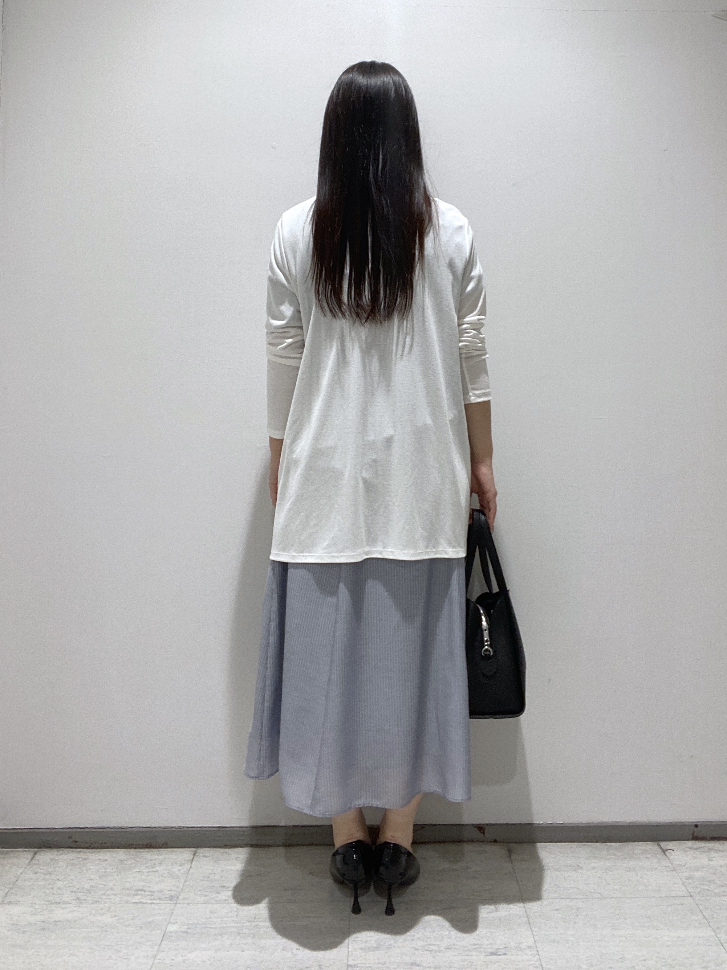 meiさんの「INDIVI｜【接触冷感/洗える】シアーシャンブレーピンタックブラウス」を使ったコーディネート