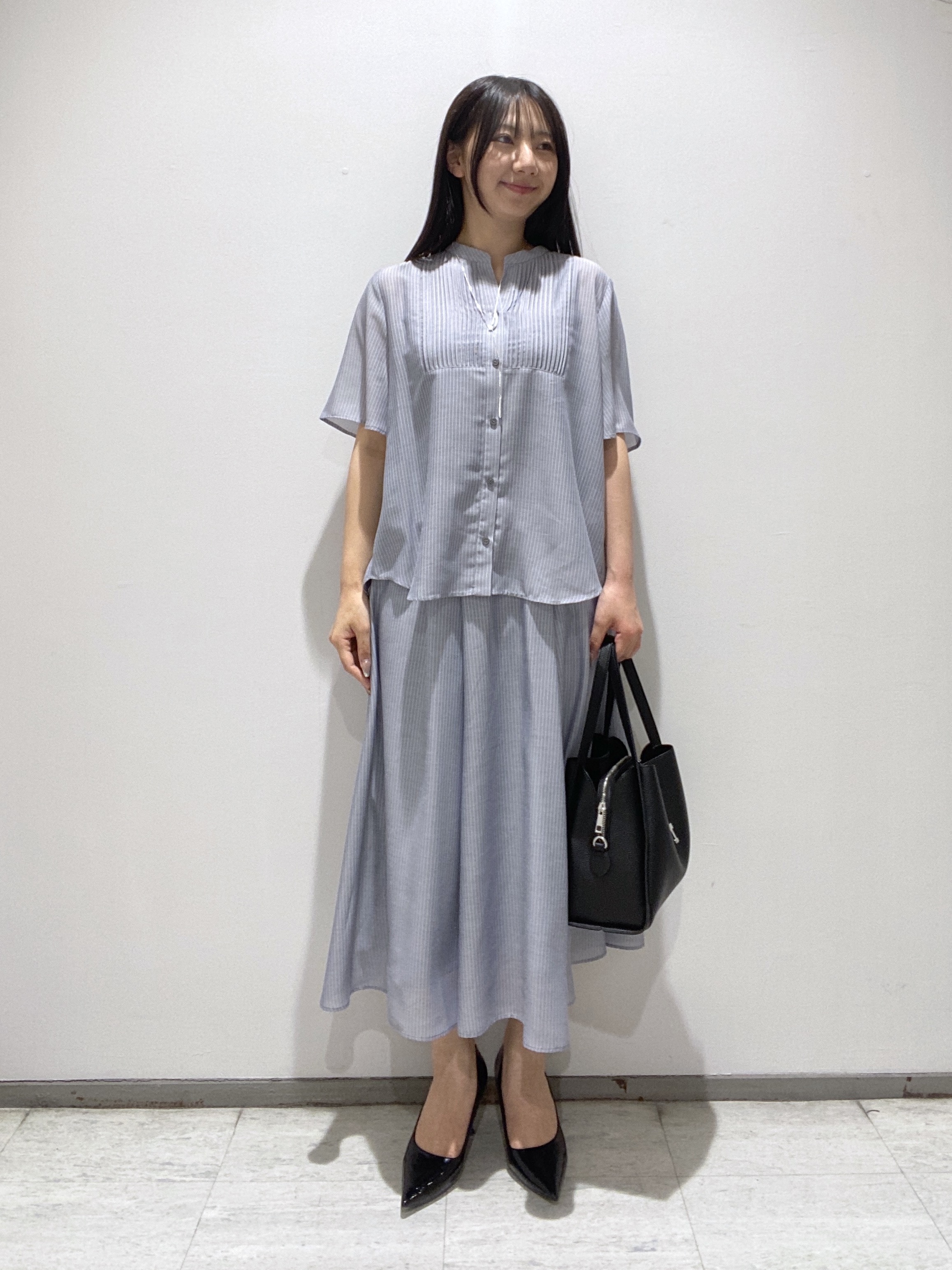 meiさんの「INDIVI｜【接触冷感/洗える】シアーシャンブレーピンタックブラウス」を使ったコーディネート