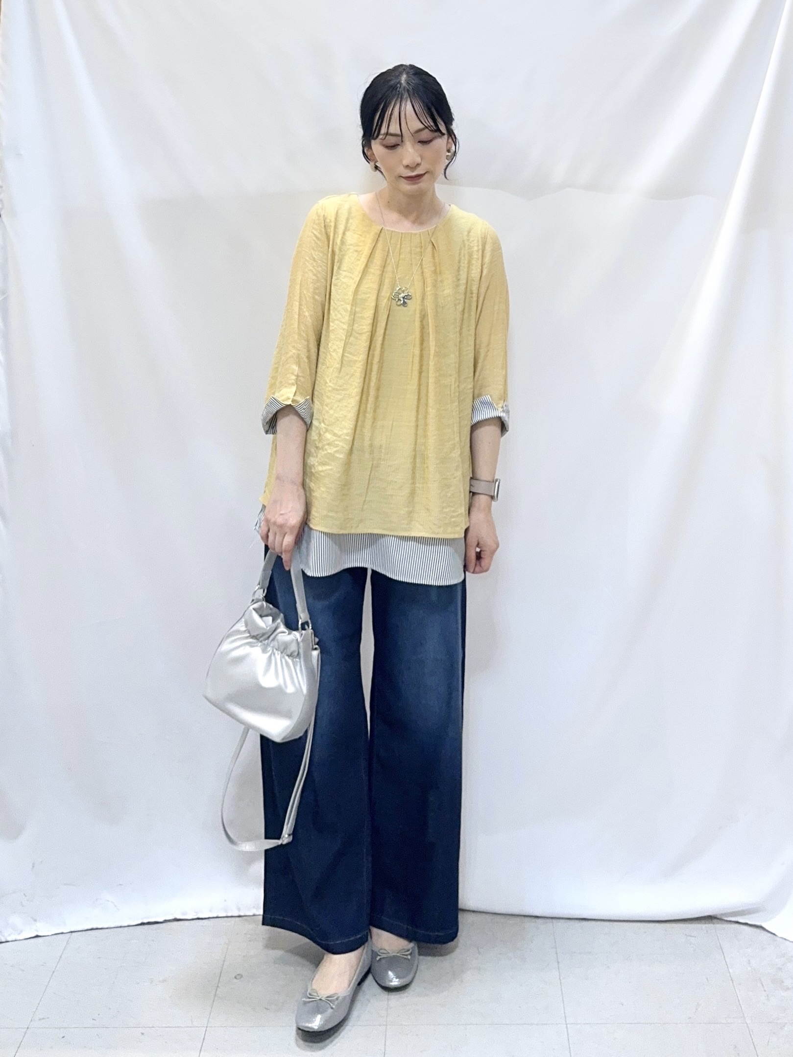 𝐇𝐢𝐫𝐨𝐦𝐢さんの「SHOO･LA･RUE｜【洗濯機可/体型カバー】1枚でサマ見え 7分袖スラブレイヤード風トップス」を使ったコーディネート