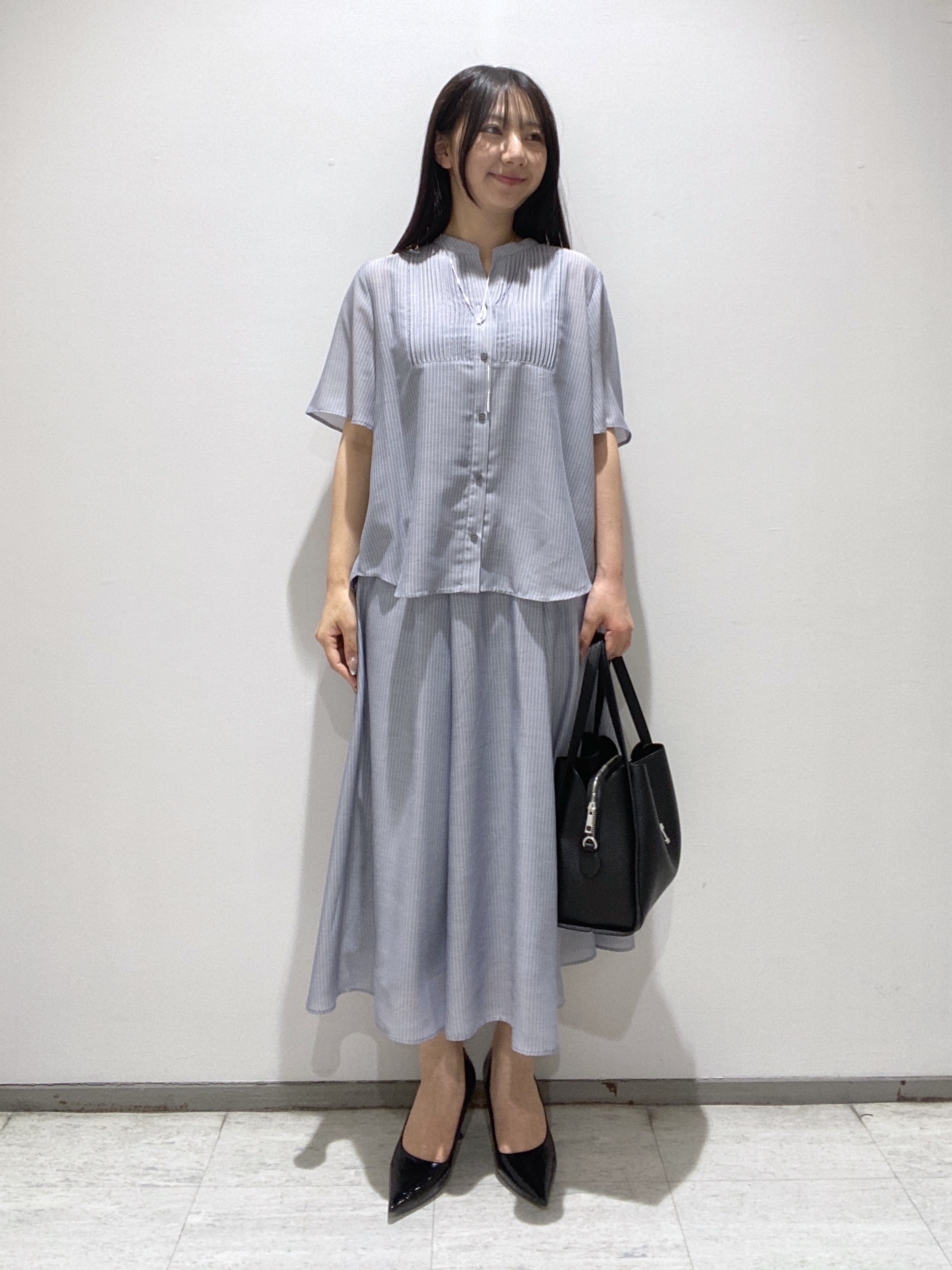 meiさんの「INDIVI｜【接触冷感/洗える】シアーシャンブレーピンタックブラウス」を使ったコーディネート