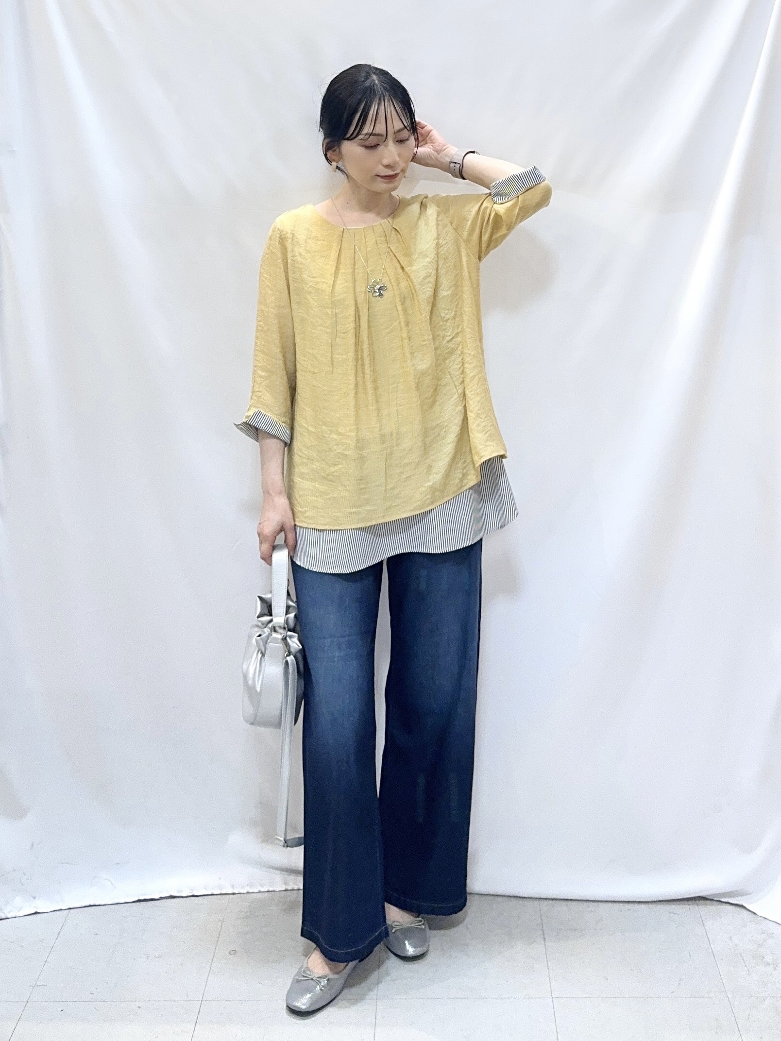 𝐇𝐢𝐫𝐨𝐦𝐢さんの「SHOO･LA･RUE｜【洗濯機可/体型カバー】1枚でサマ見え 7分袖スラブレイヤード風トップス」を使ったコーディネート