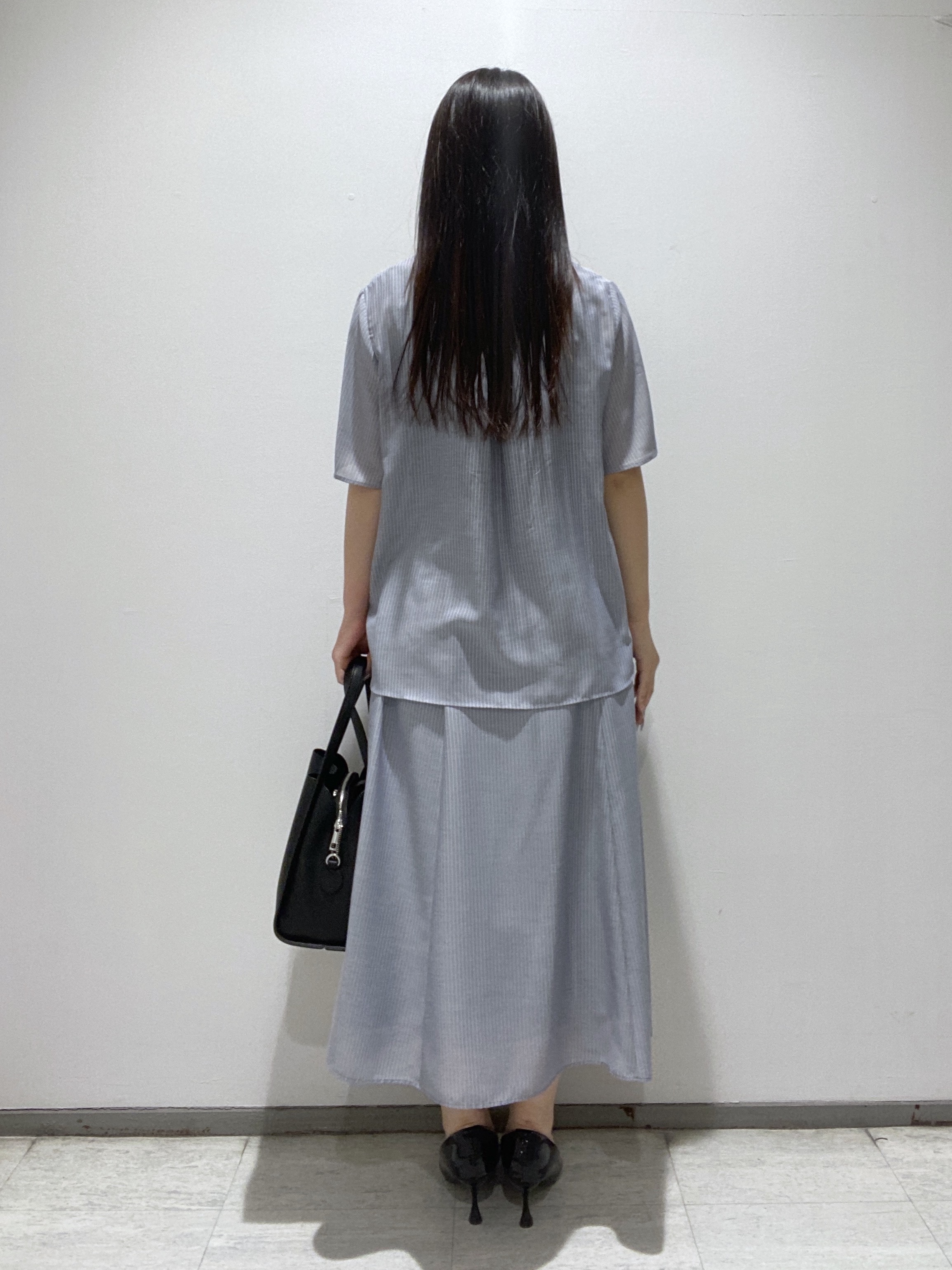 meiさんの「INDIVI｜【接触冷感/洗える】シアーシャンブレーピンタックブラウス」を使ったコーディネート