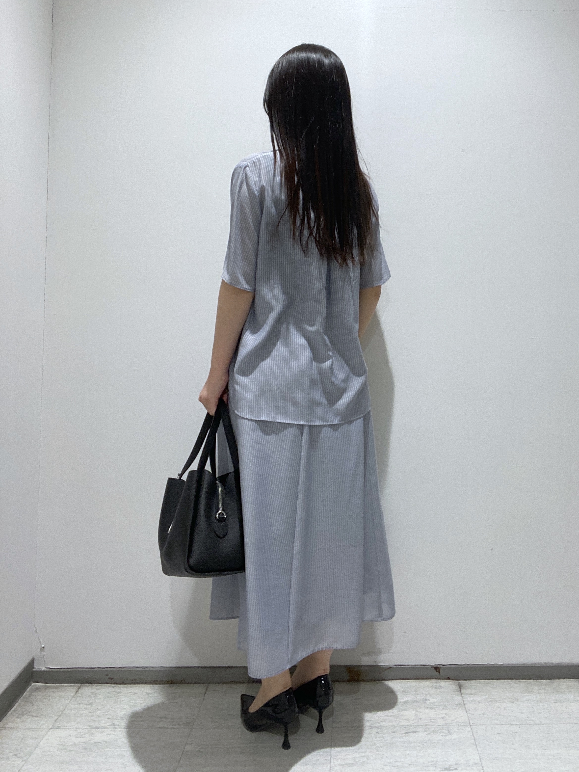 meiさんの「INDIVI｜【接触冷感/洗える】シアーシャンブレーピンタックブラウス」を使ったコーディネート