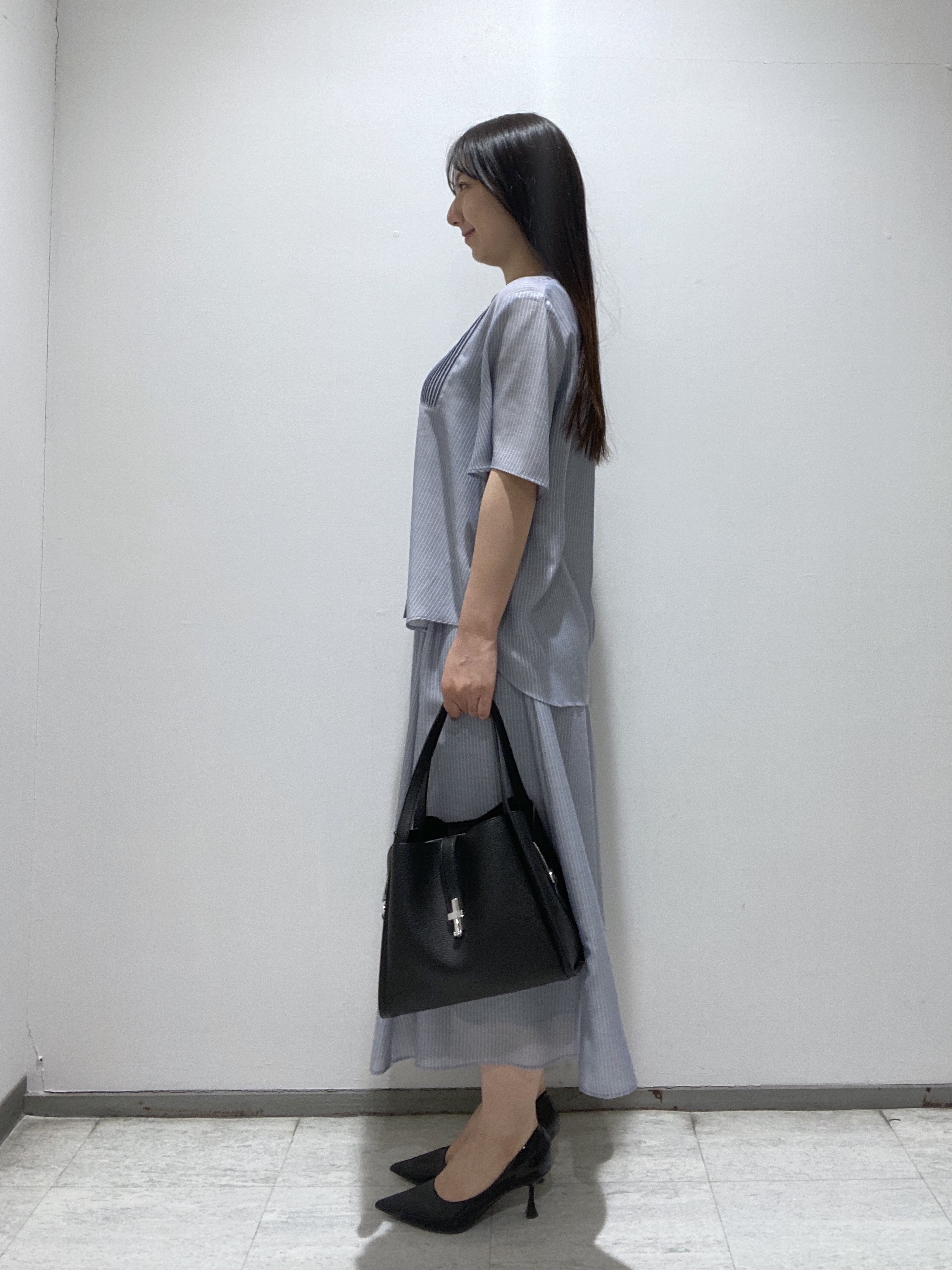 meiさんの「INDIVI｜【接触冷感/洗える】シアーシャンブレーピンタックブラウス」を使ったコーディネート